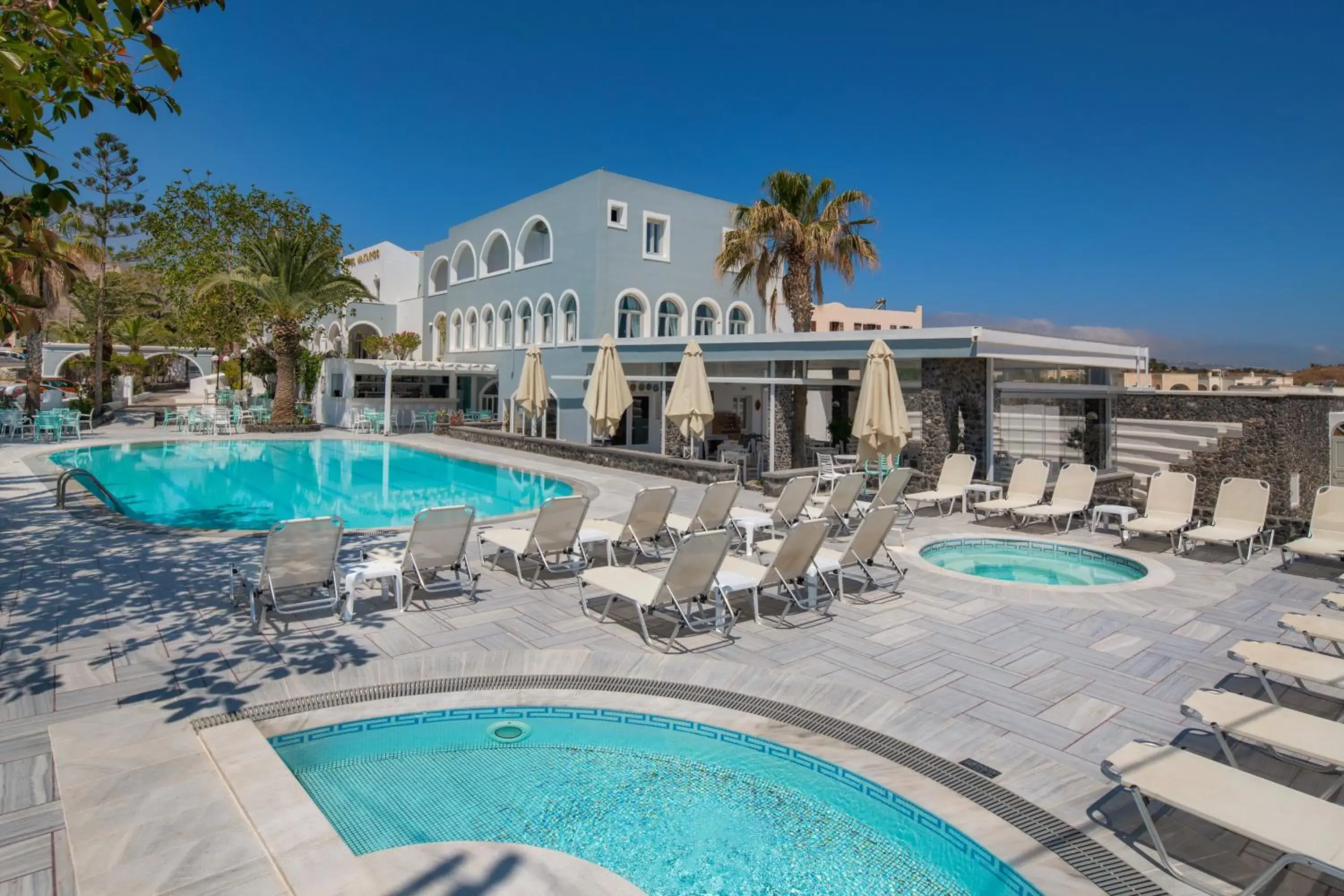 Property building in Makarios Hotel Property building in Makarios Hotel