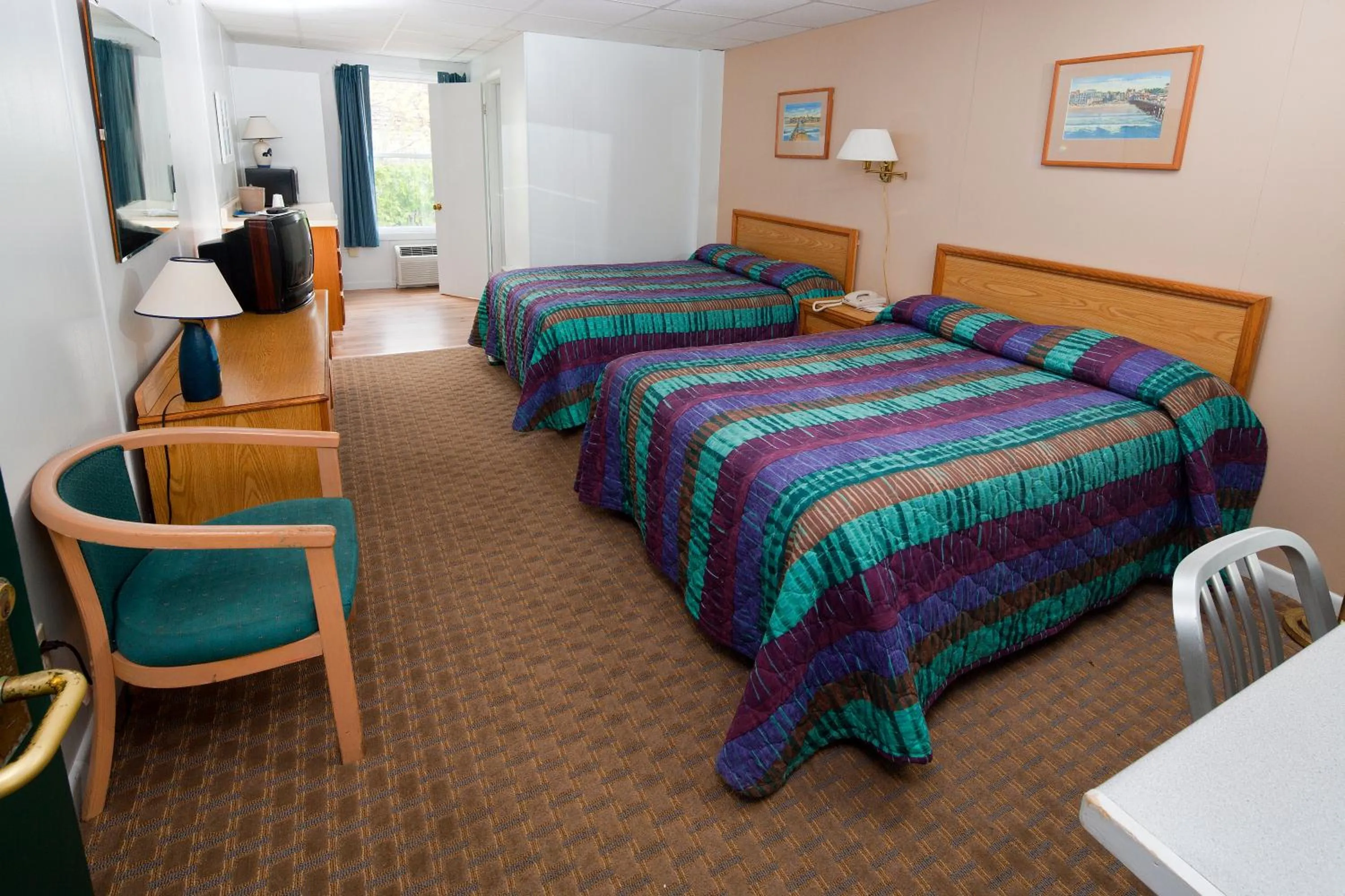 Bedroom, Bed in Crest Motel