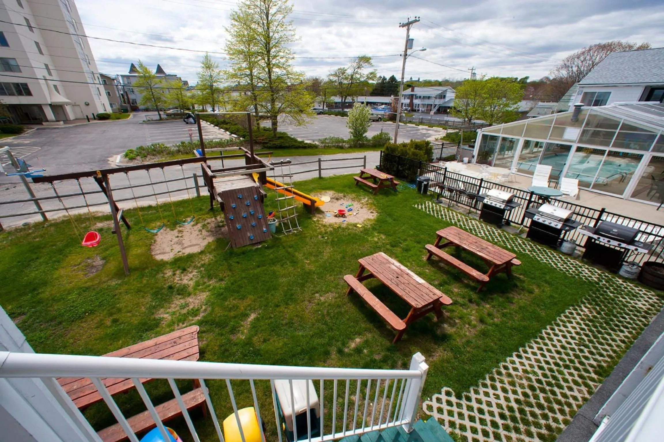 Area and facilities in Crest Motel