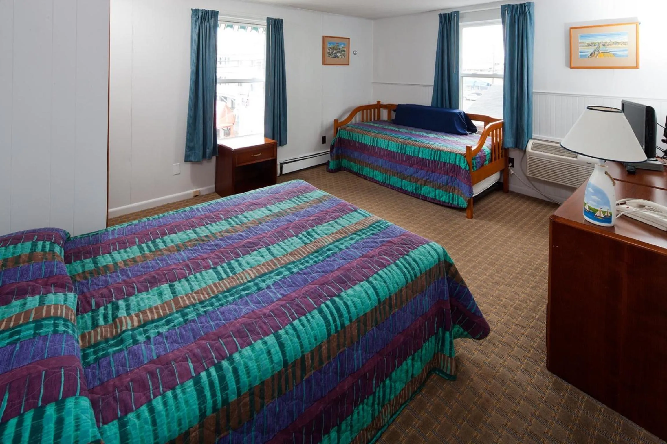 Bedroom, Bed in Crest Motel