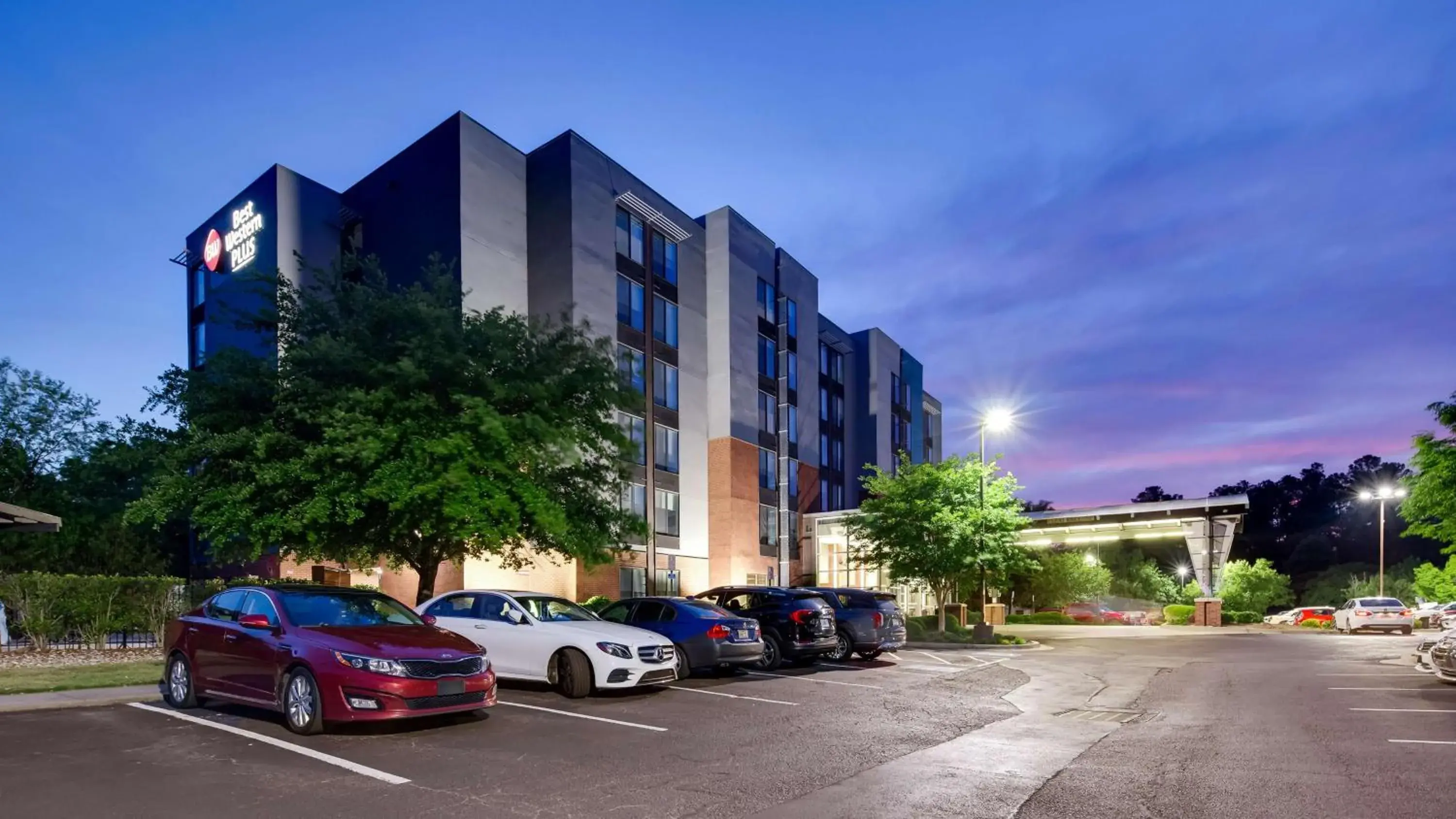 Property Building in Best Western Plus Augusta North Inn & Suites