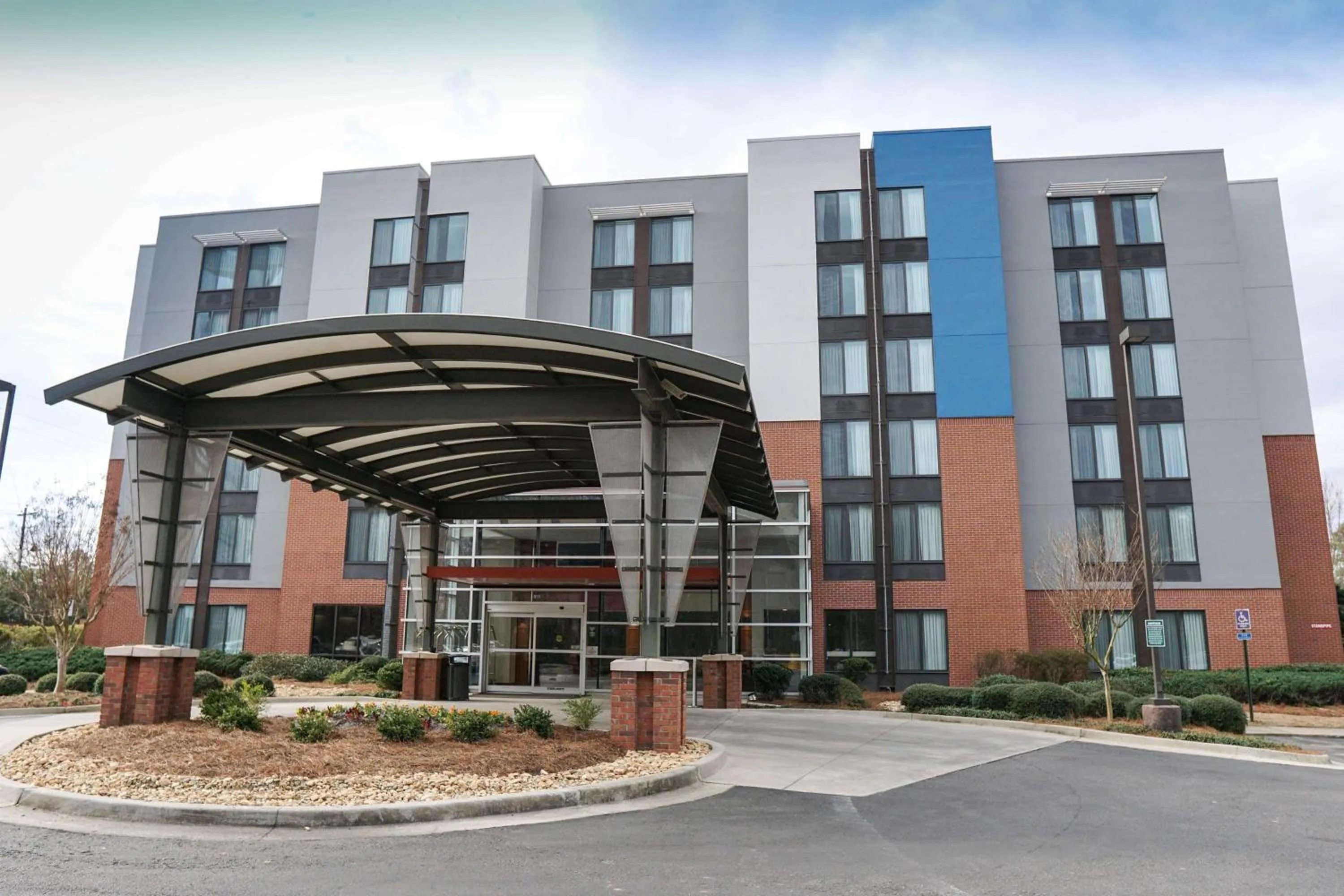 Property Building in Best Western Plus Augusta North Inn & Suites