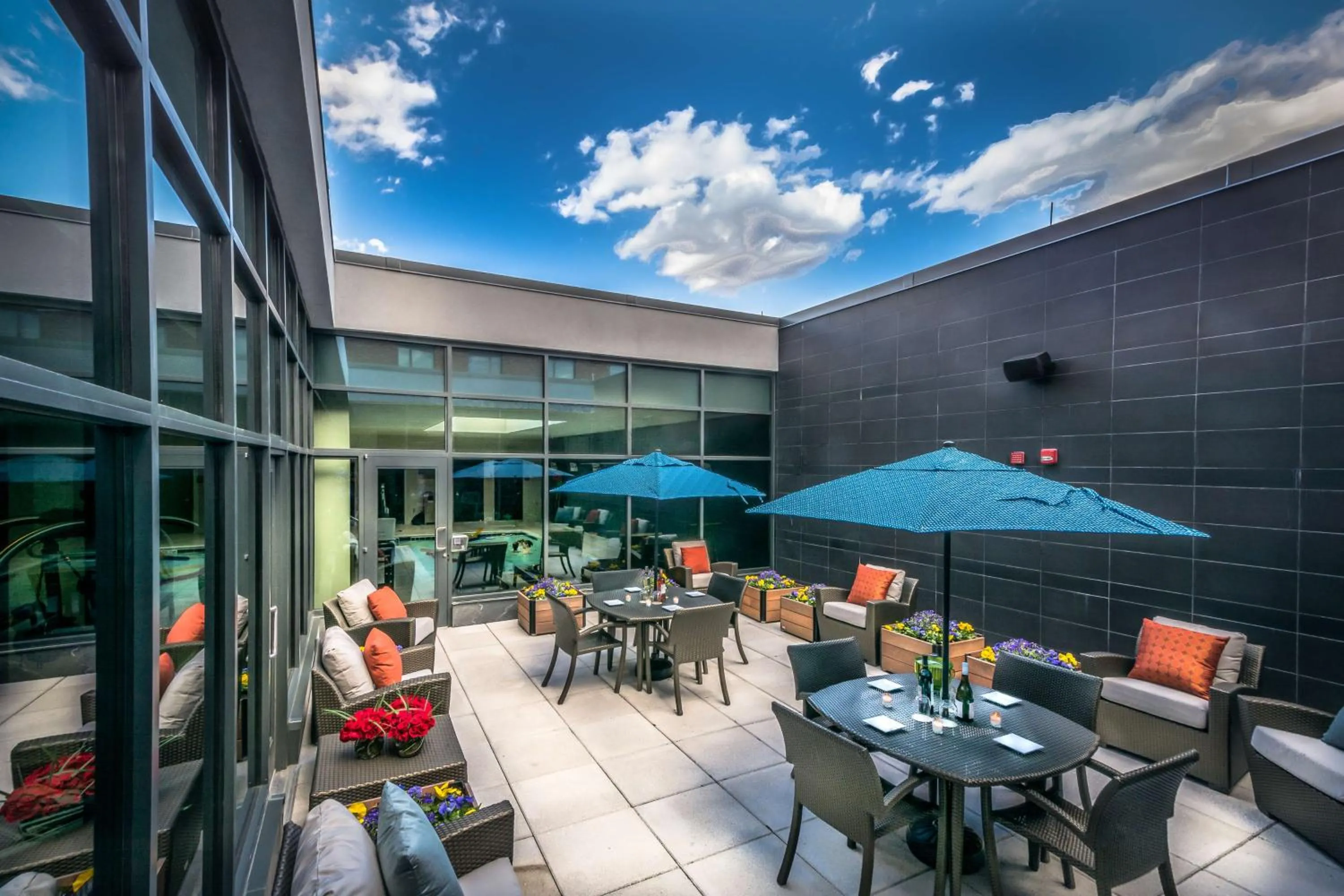 Swimming pool in Hyatt Place Baltimore Inner Harbor