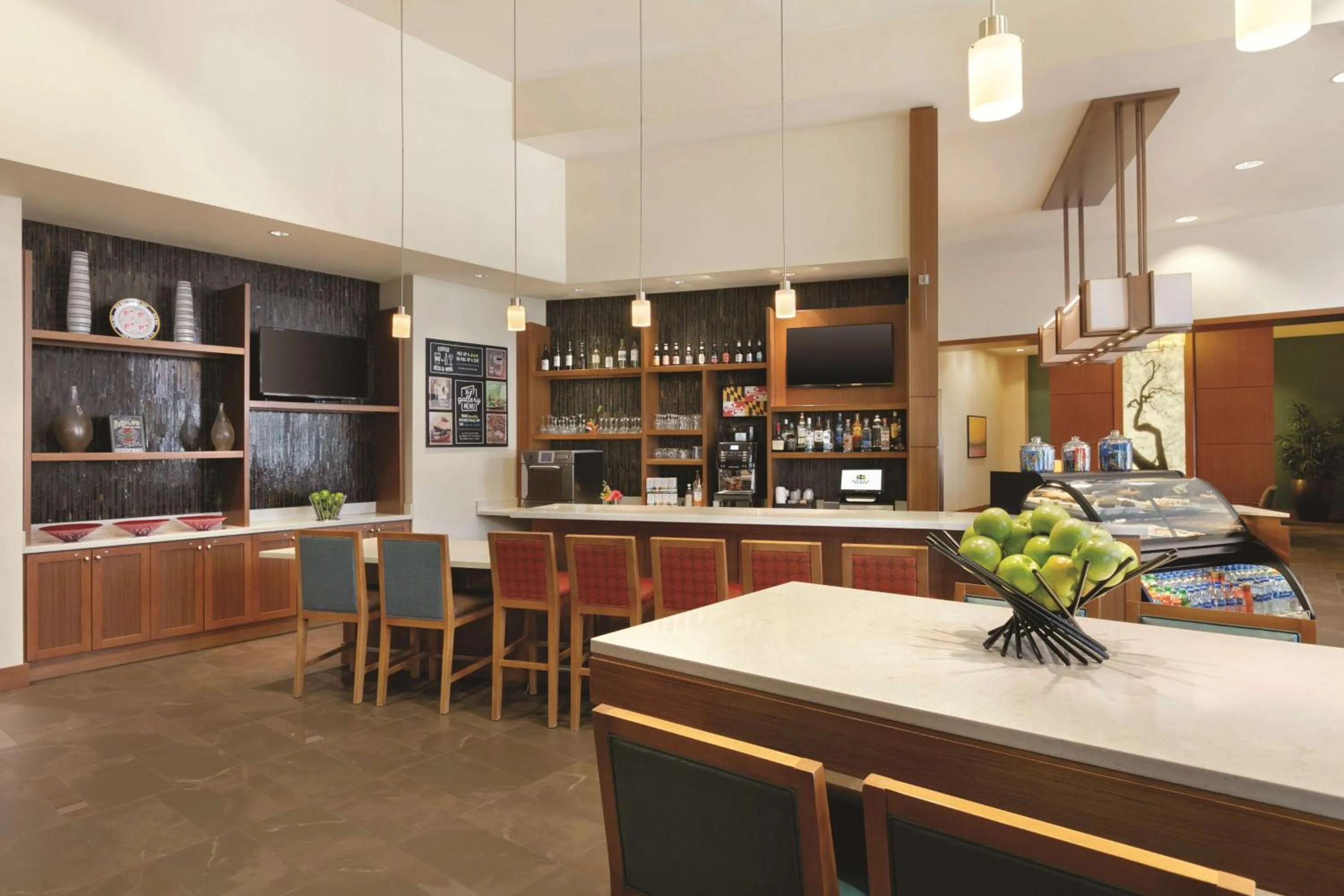 Lounge or bar in Hyatt Place Baltimore Inner Harbor