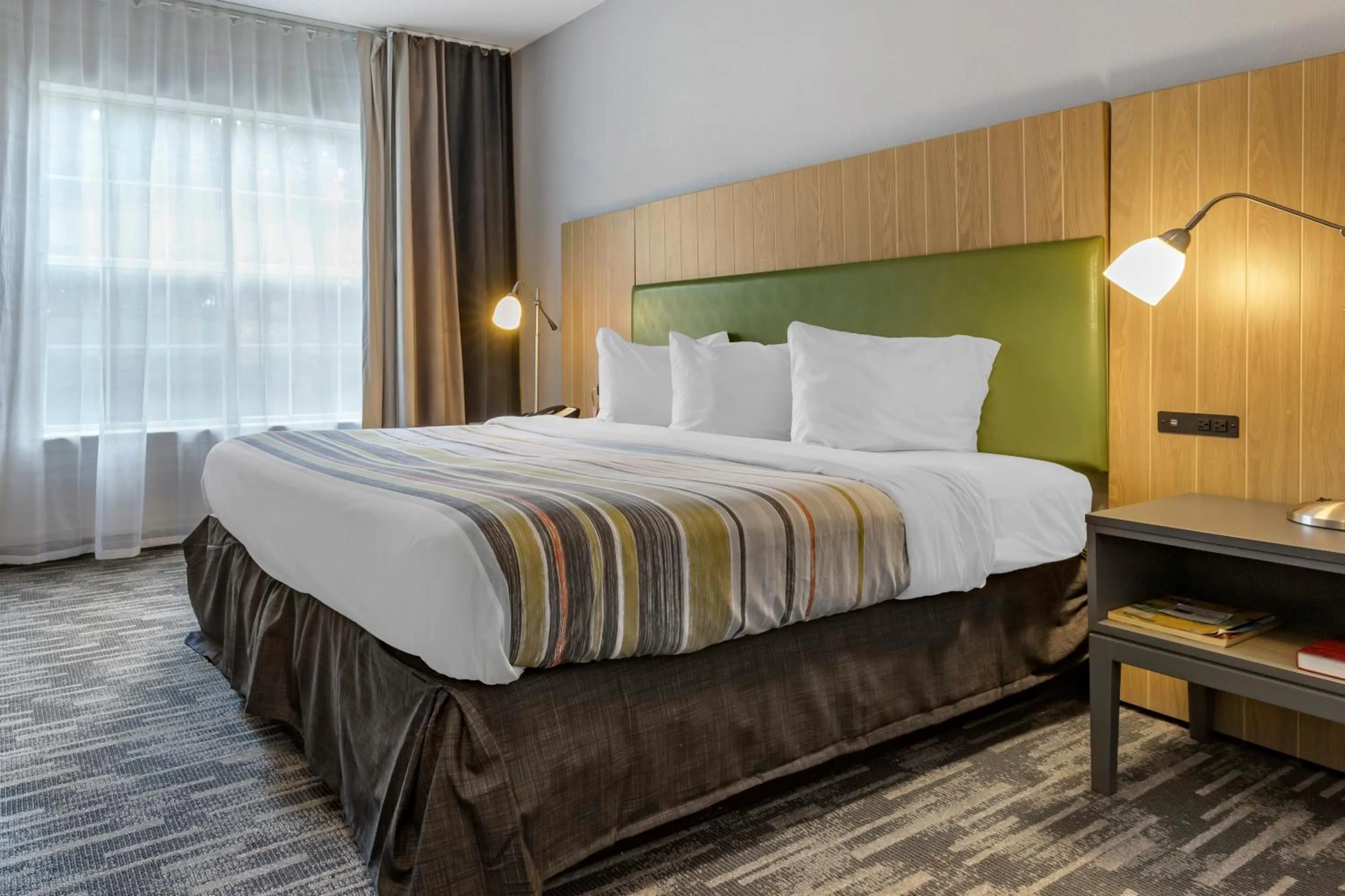 Bed in Country Inn & Suites by Radisson, Aiken South