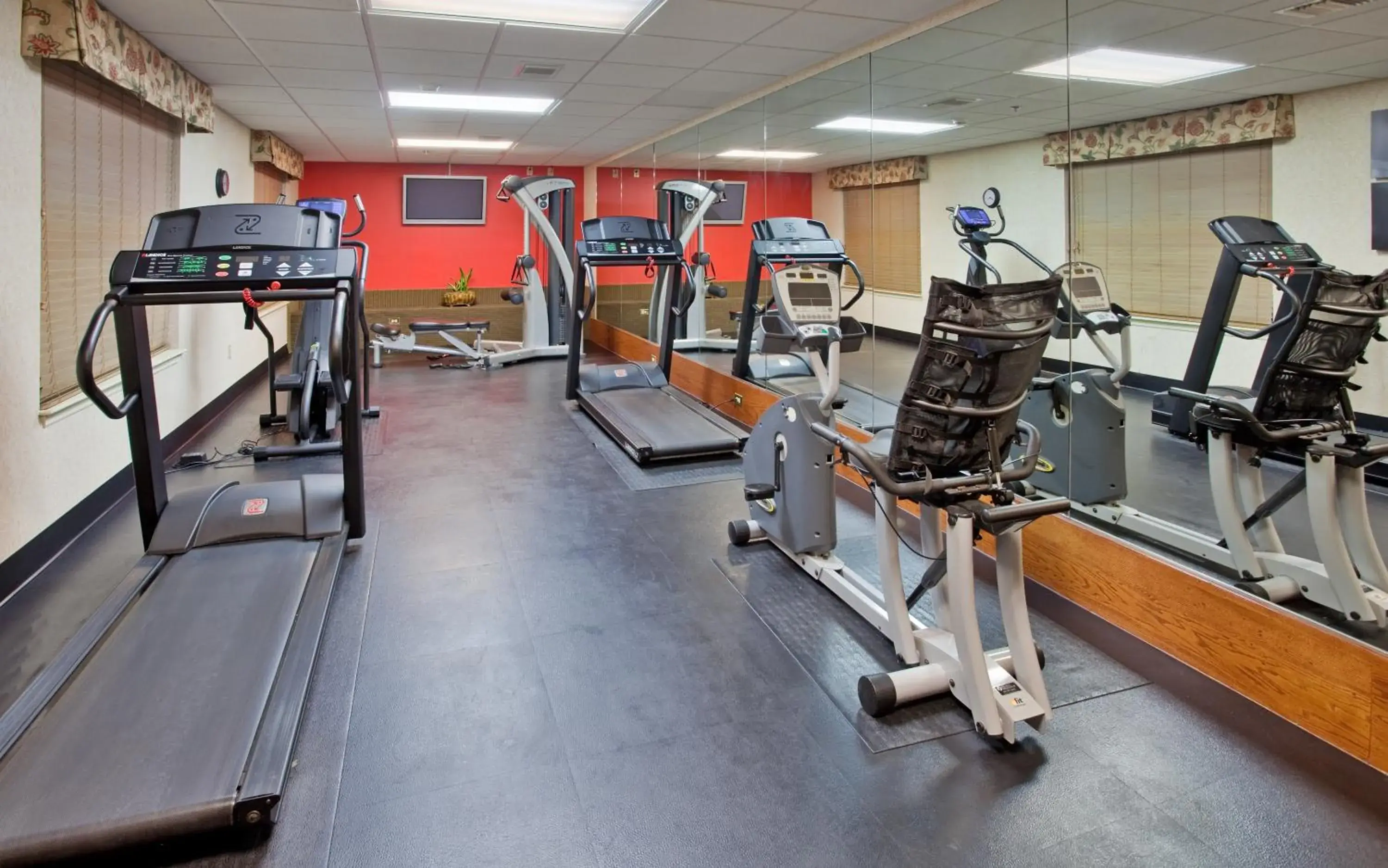 Fitness centre/facilities in Country Inn & Suites by Radisson, Aiken, SC Fitness centre/facilities in Country Inn & Suites by Radisson, Aiken, SC