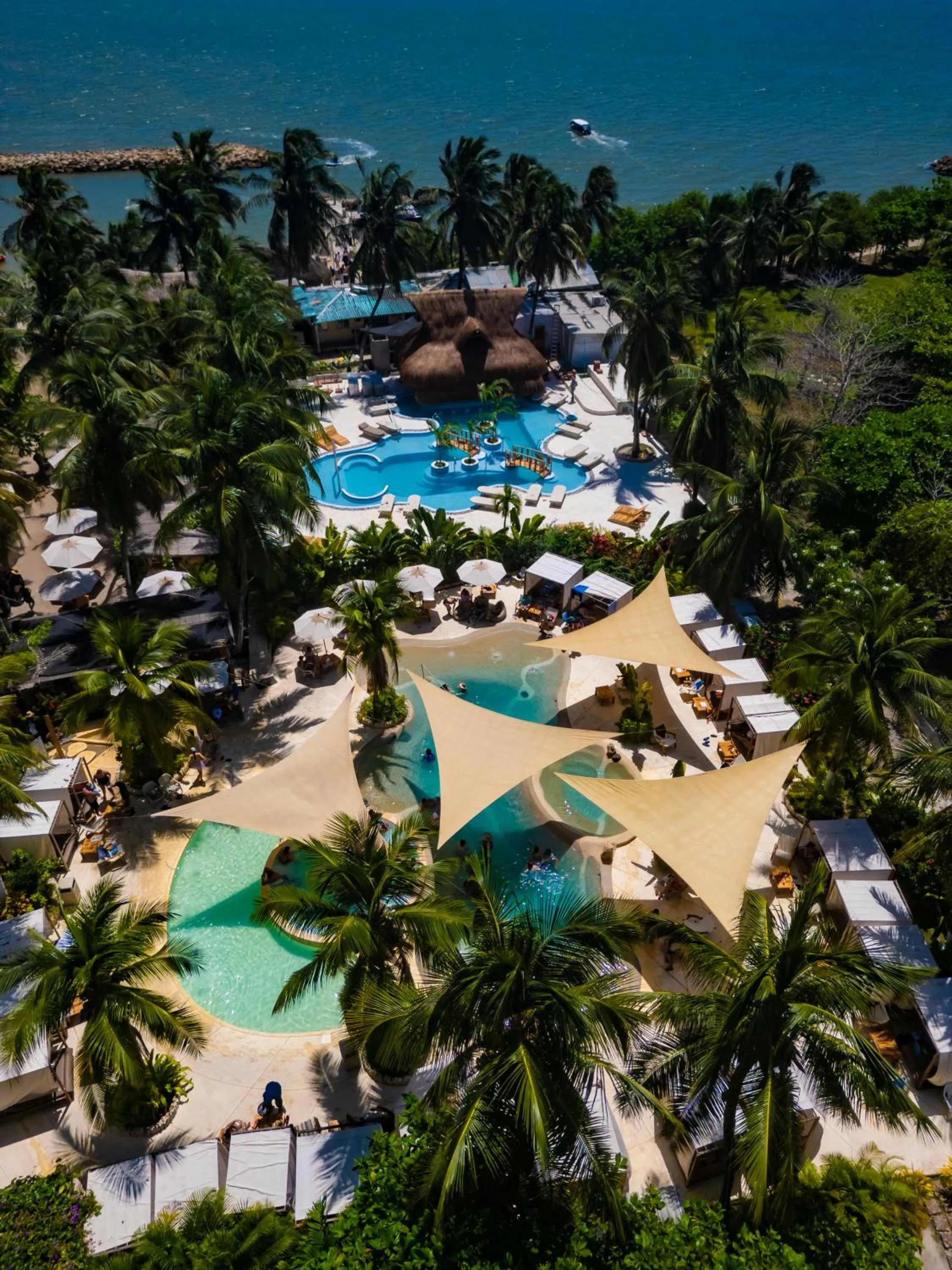 Swimming pool in Palmarito Beach Hotel