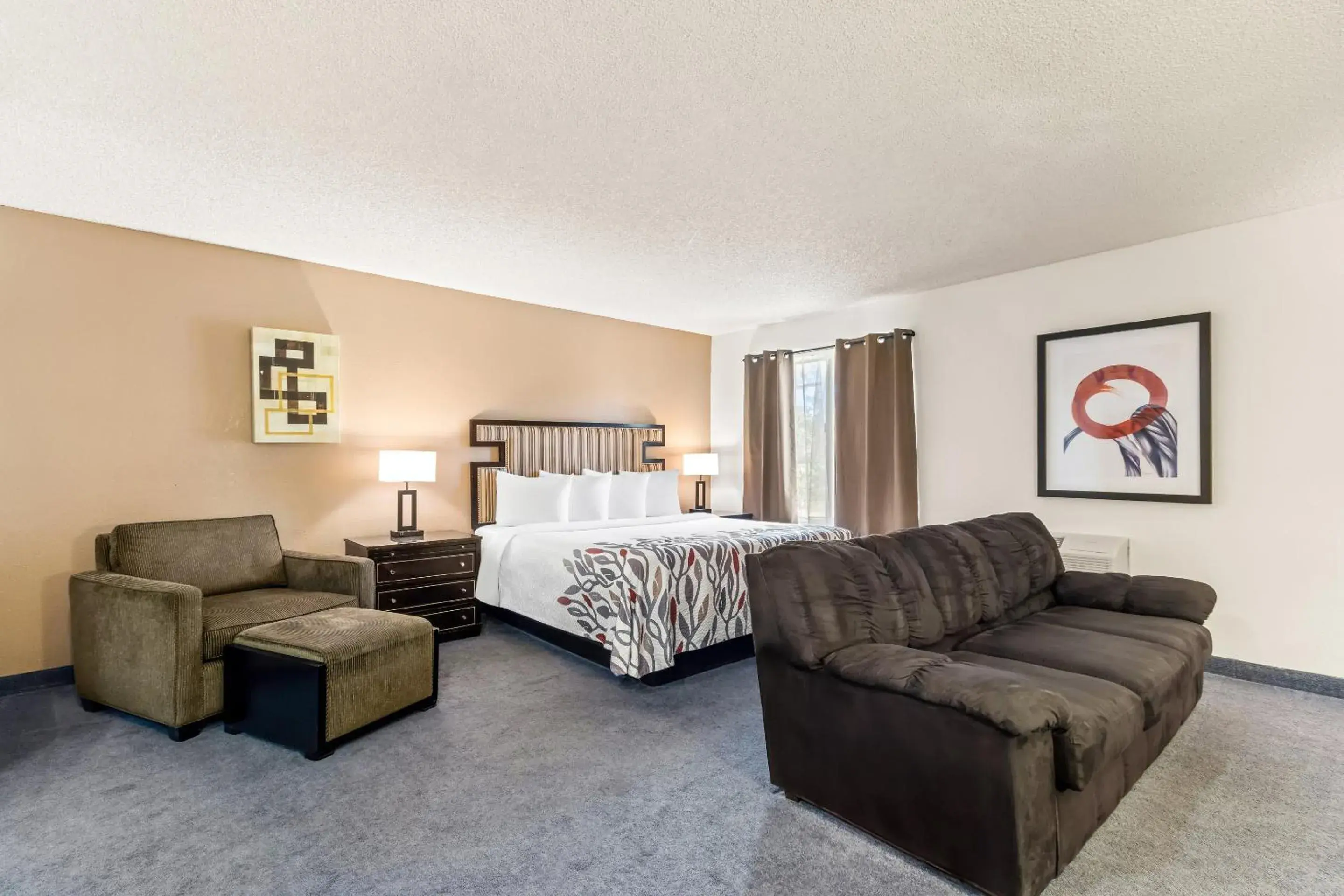 Photo of the whole room, Bed in Red Roof Inn Ridgecrest Photo of the whole room, Bed in Red Roof Inn Ridgecrest