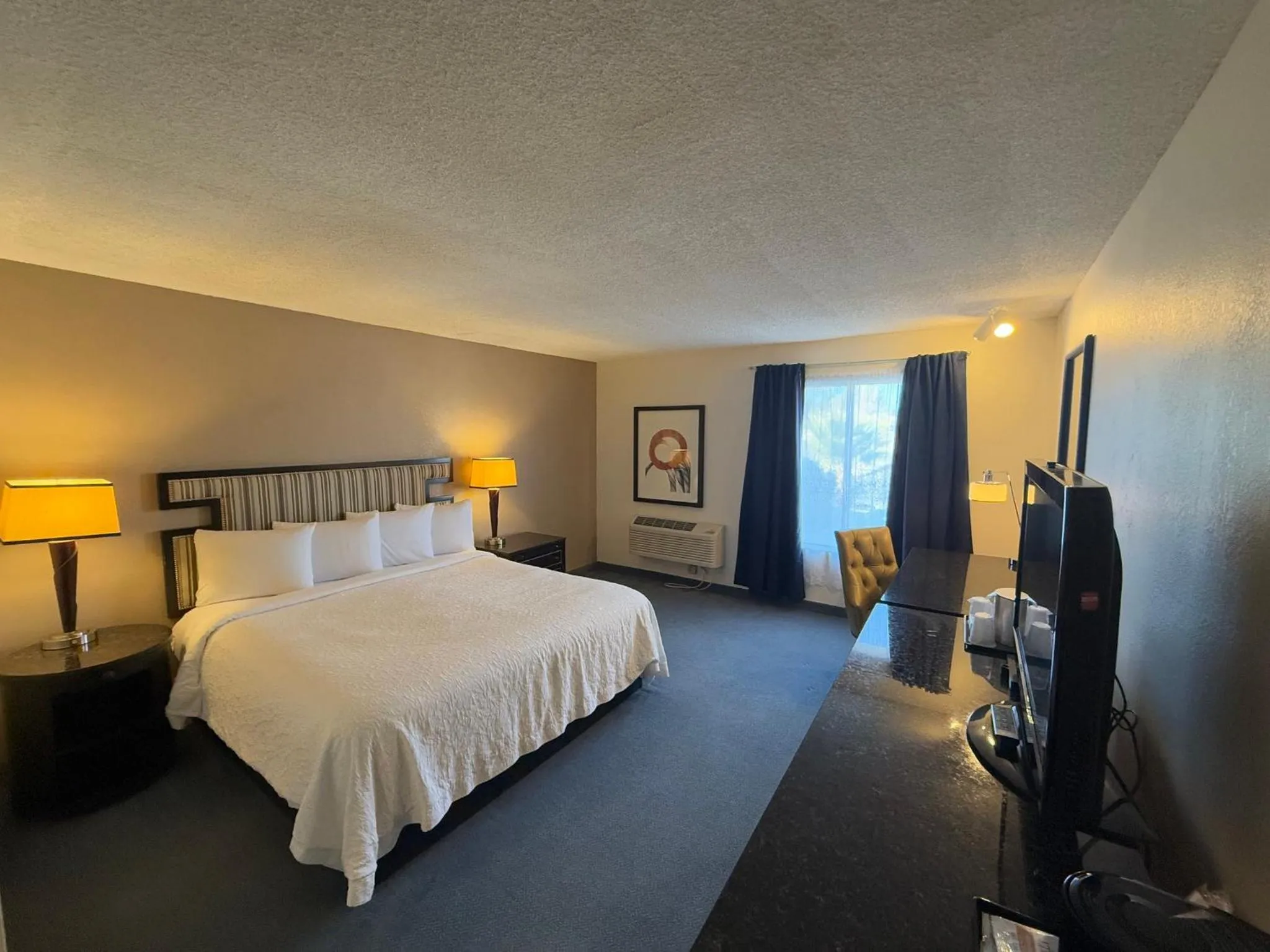 Bedroom, Bed in Red Roof Inn Ridgecrest