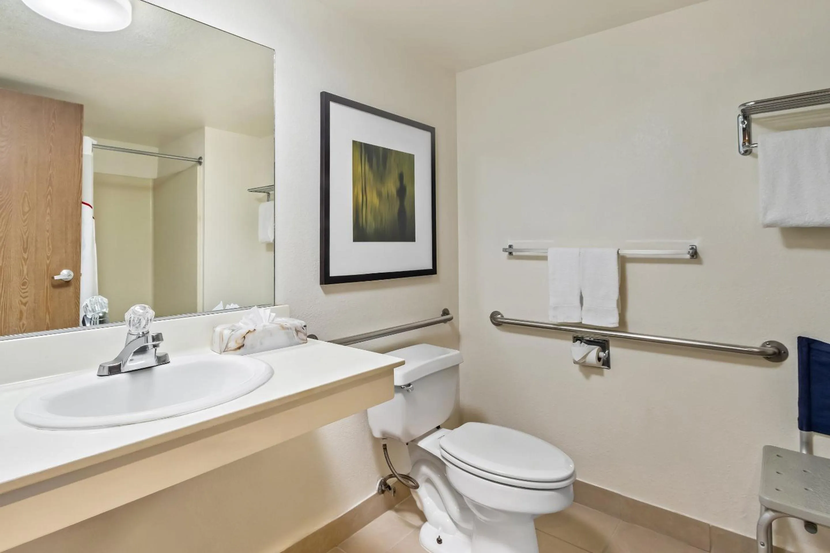 Bathroom in Red Roof Inn Ridgecrest