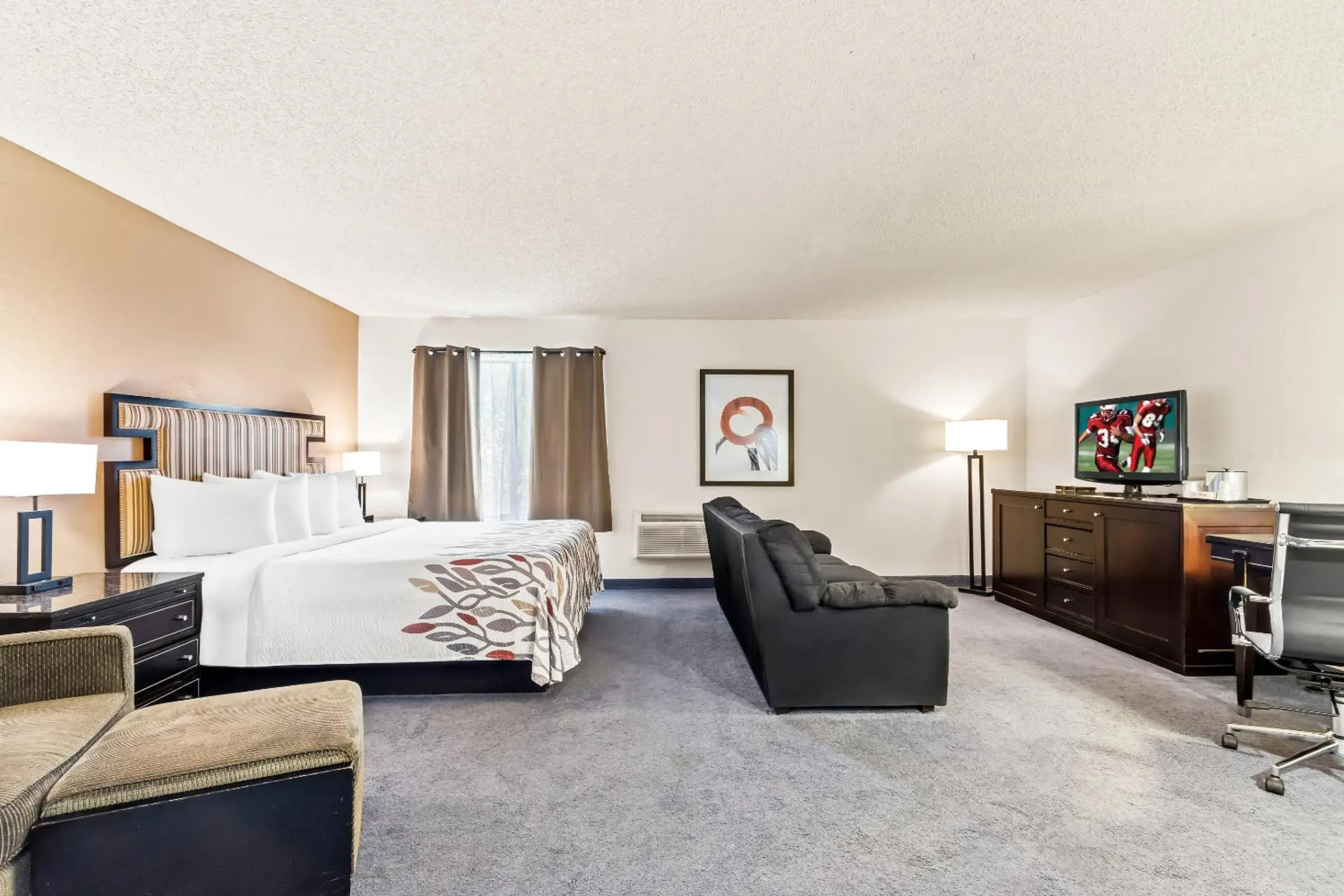 Photo of the whole room, Bed in Red Roof Inn Ridgecrest Photo of the whole room, Bed in Red Roof Inn Ridgecrest