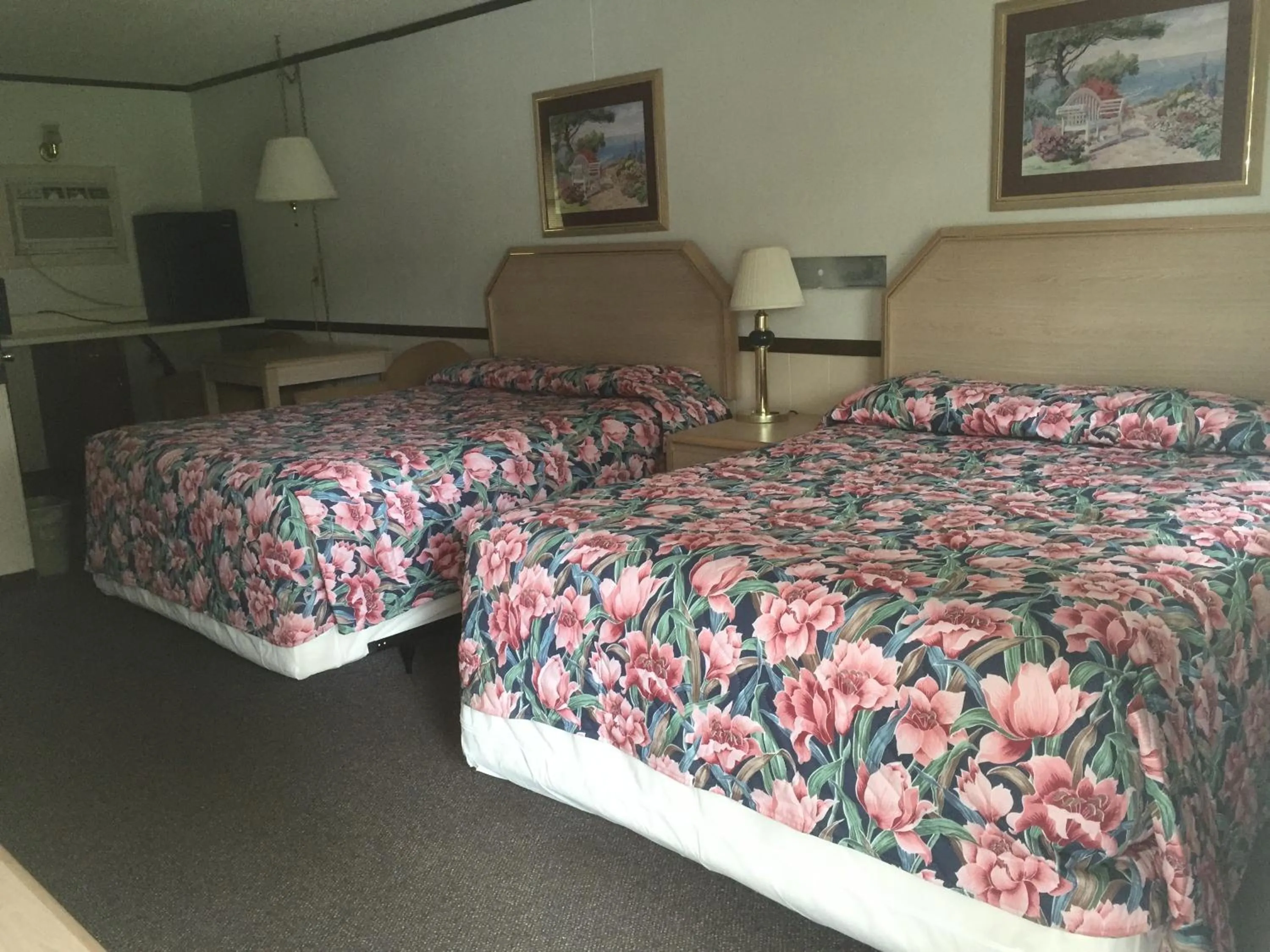Bed in Twin Pine Motel