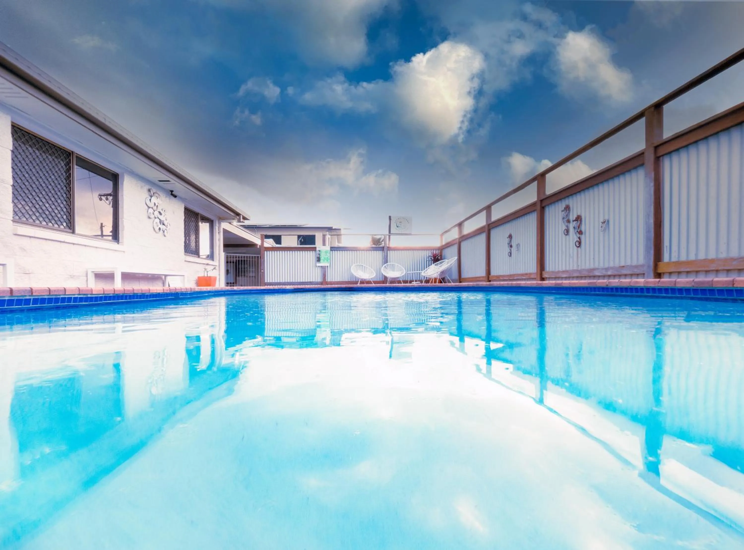 Swimming pool in Boyne Island Motel and Villas