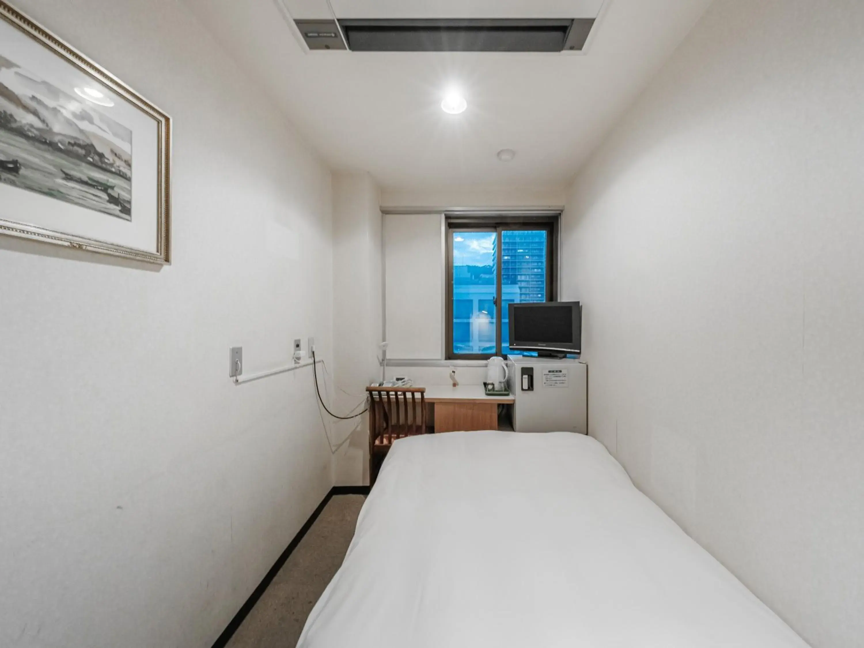 Single Room with Small Double Bed - single occupancy - Annex - Smoking in Tabist THE GREEN OTARU Single Room with Small Double Bed - single occupancy - Annex - Smoking in Tabist THE GREEN OTARU