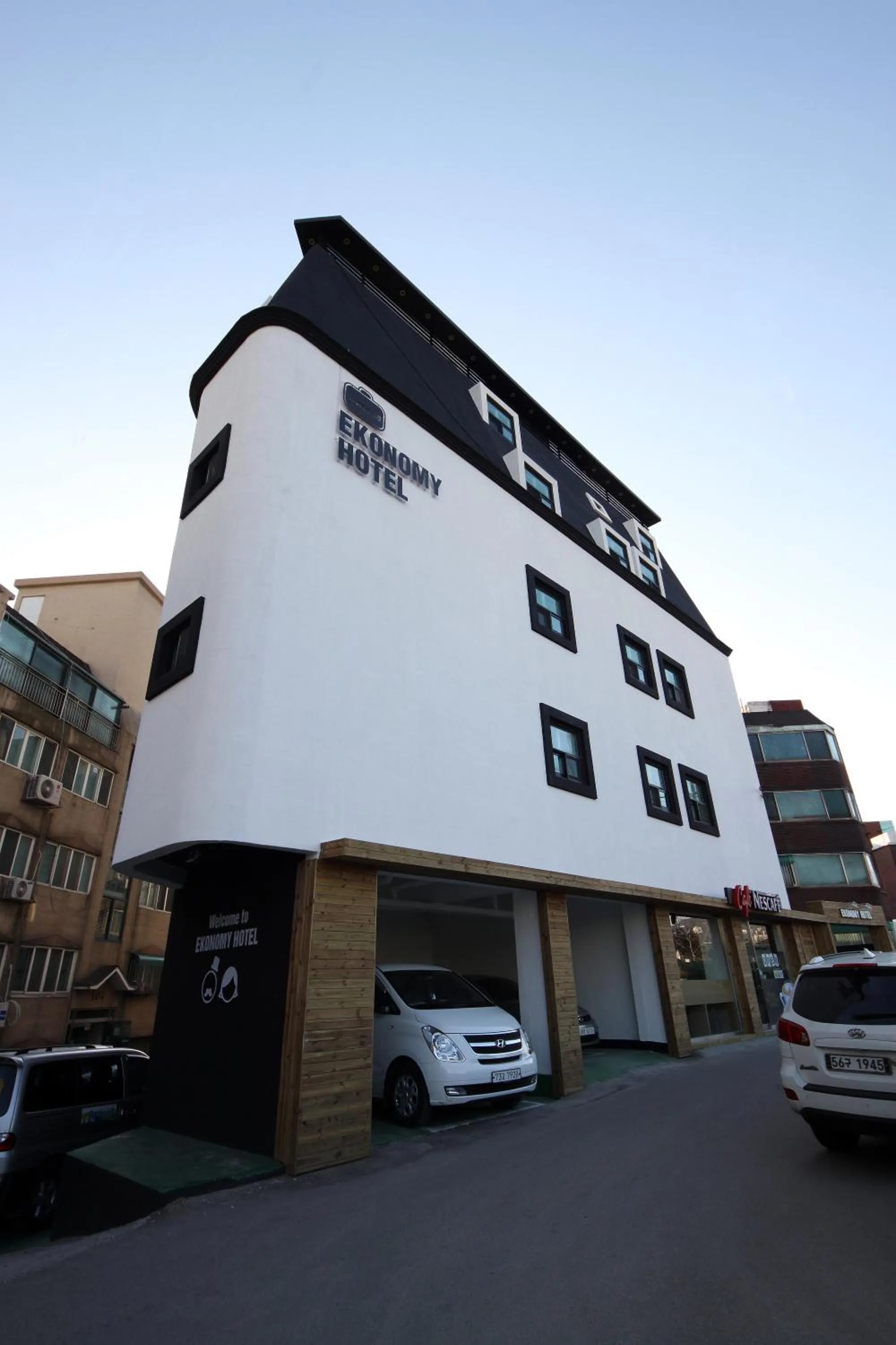 Facade/entrance in Ekonomy Hotel Incheon