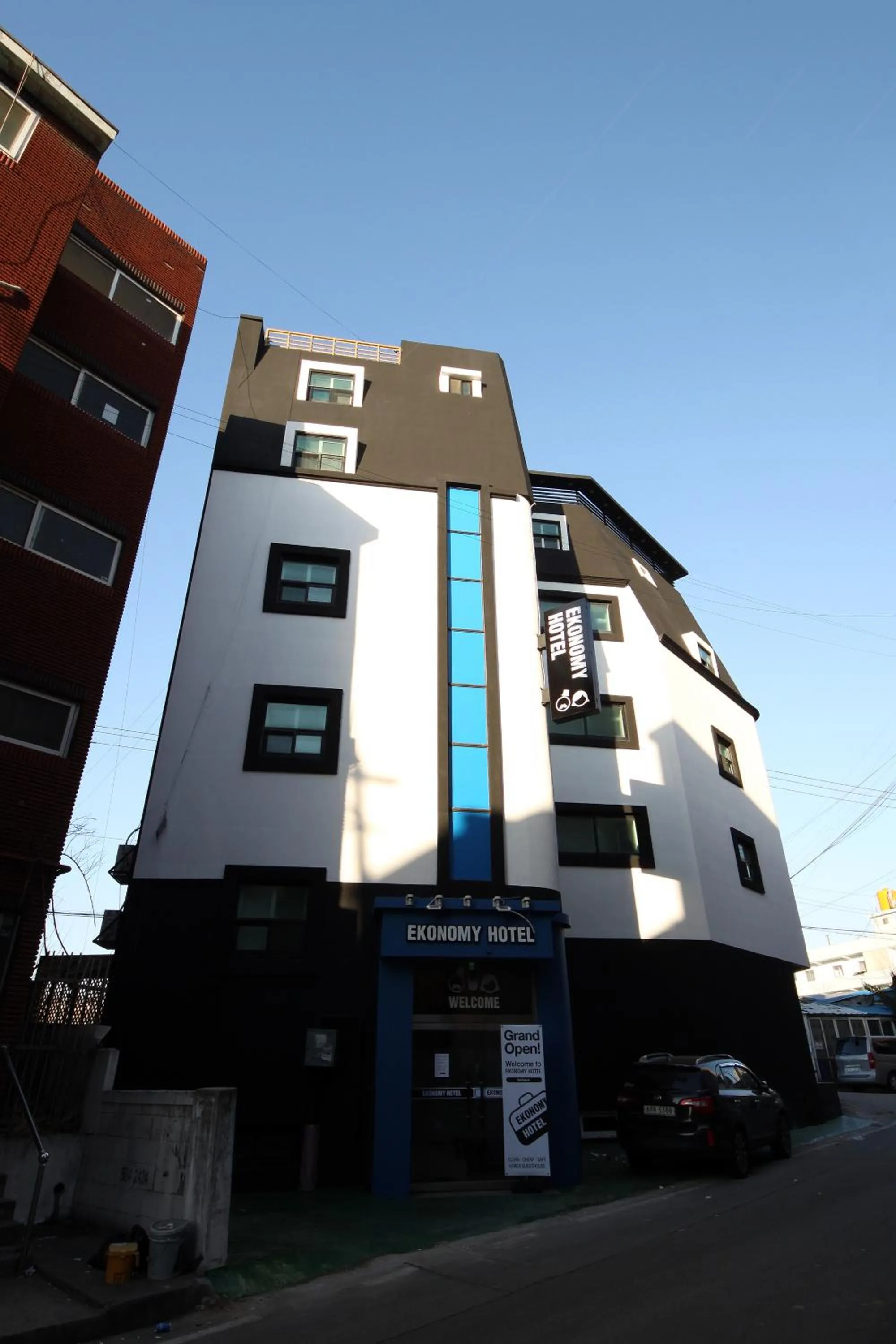 Facade/entrance in Ekonomy Hotel Incheon