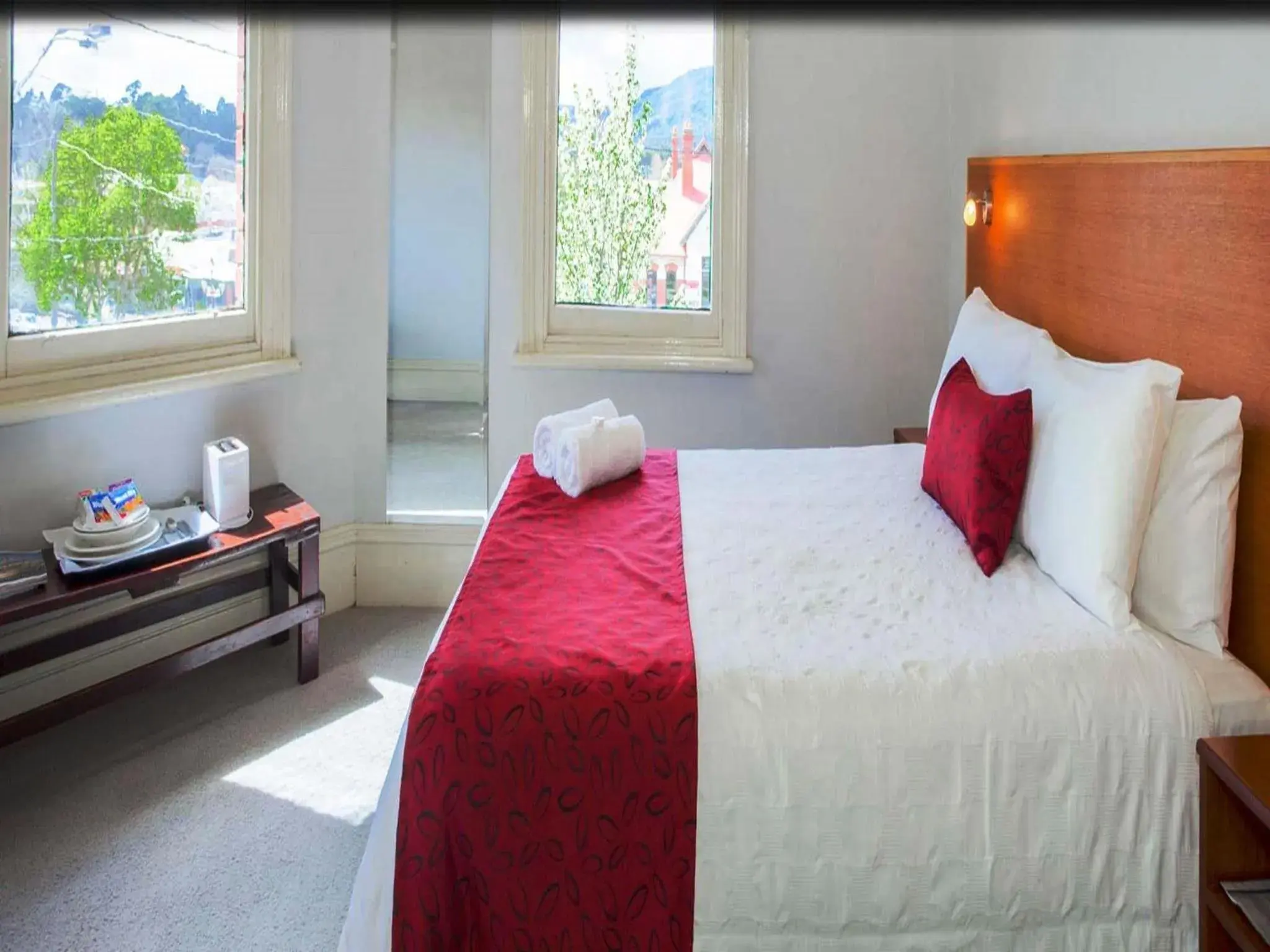 Queen Room Alley View in Holgate Brewhouse Queen Room Alley View in Holgate Brewhouse