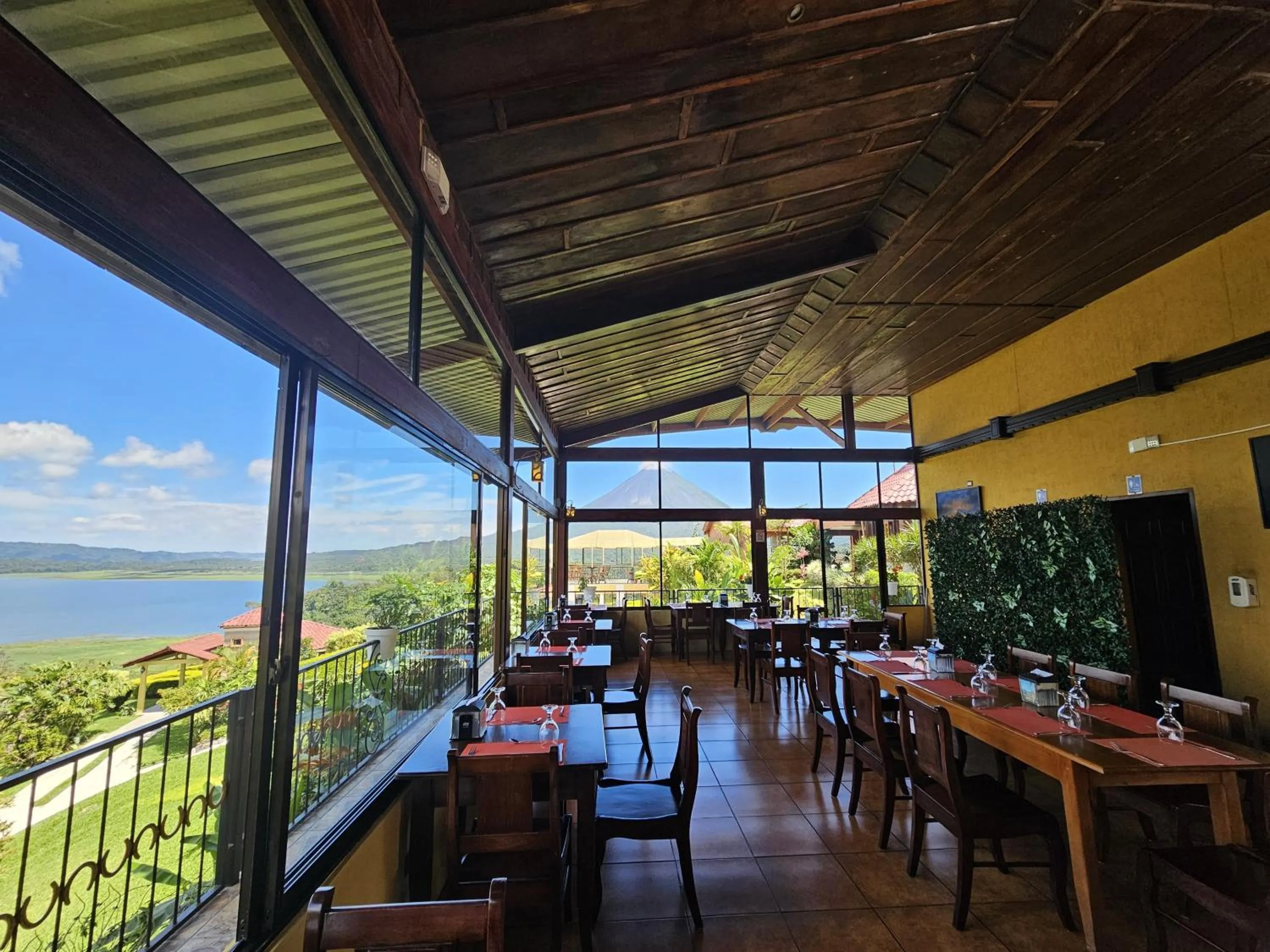 Restaurant/places to eat in Hotel Linda Vista