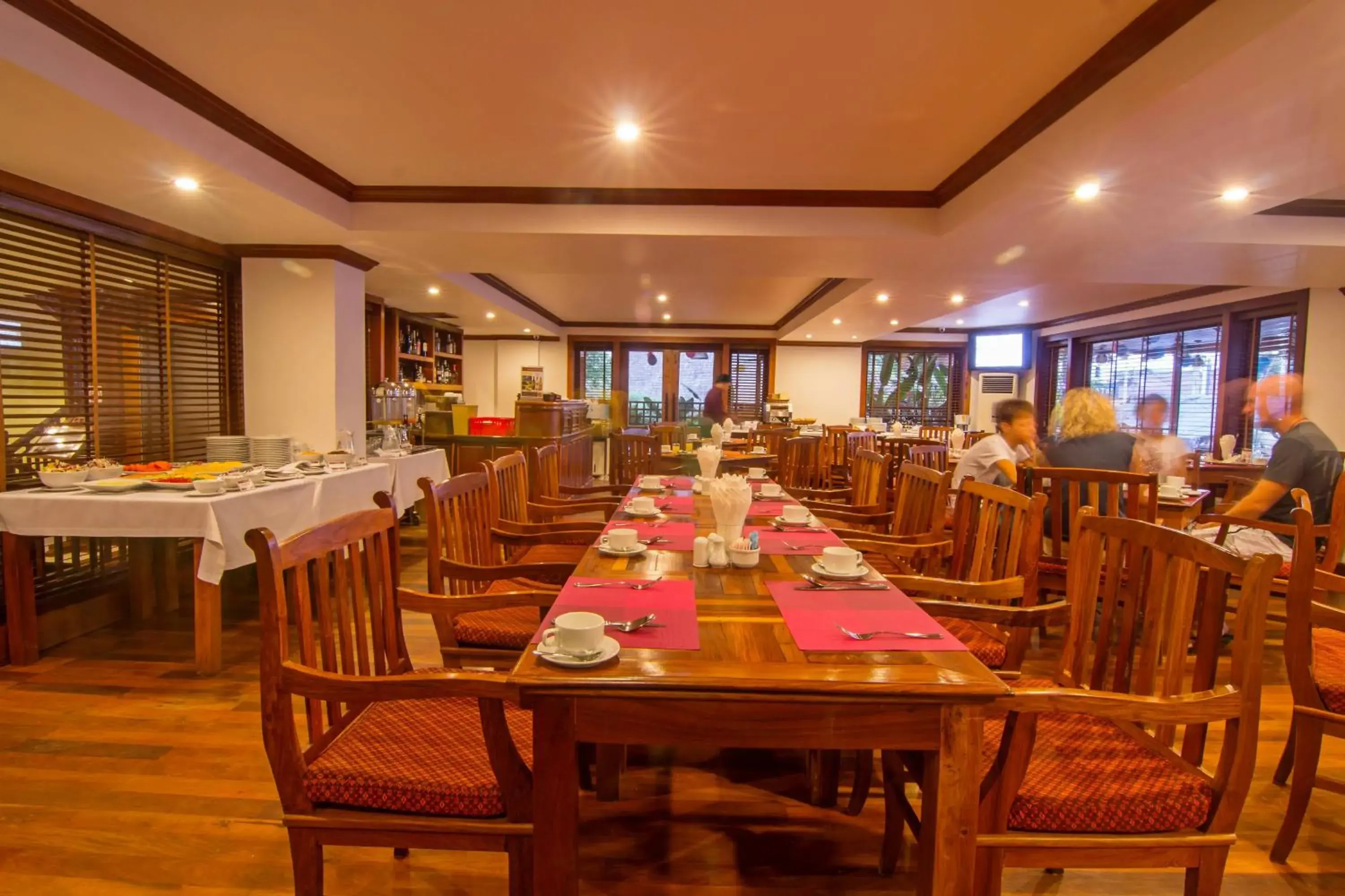 Restaurant/Places to Eat in Cheathata CTS Hotel Siem Reap