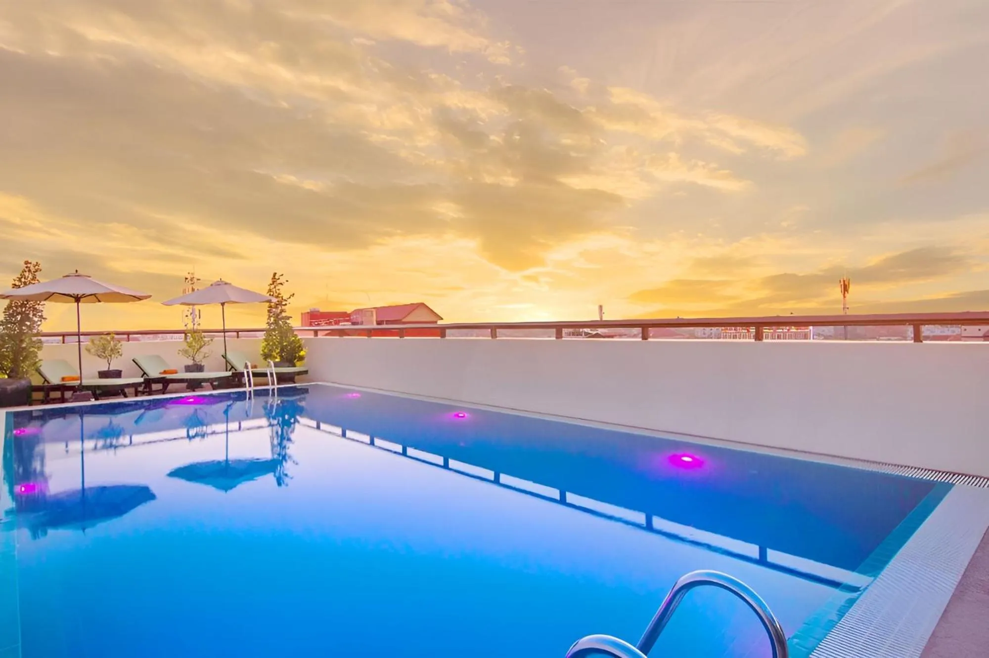 Swimming pool in Cheathata CTS Hotel Siem Reap