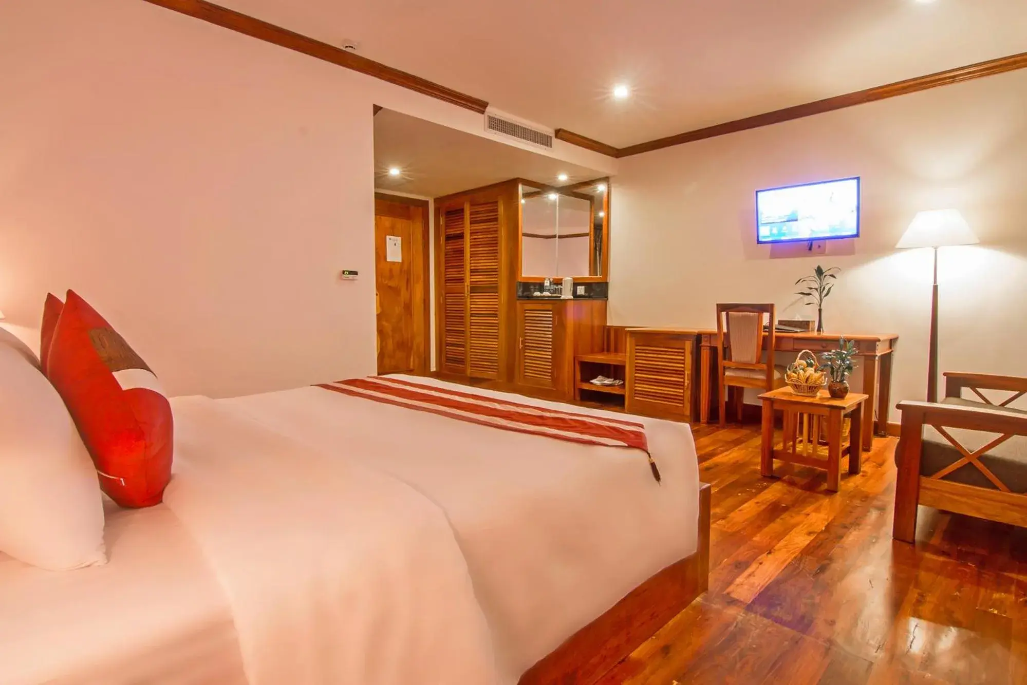 Photo of the whole room, Bed in Cheathata CTS Hotel Siem Reap