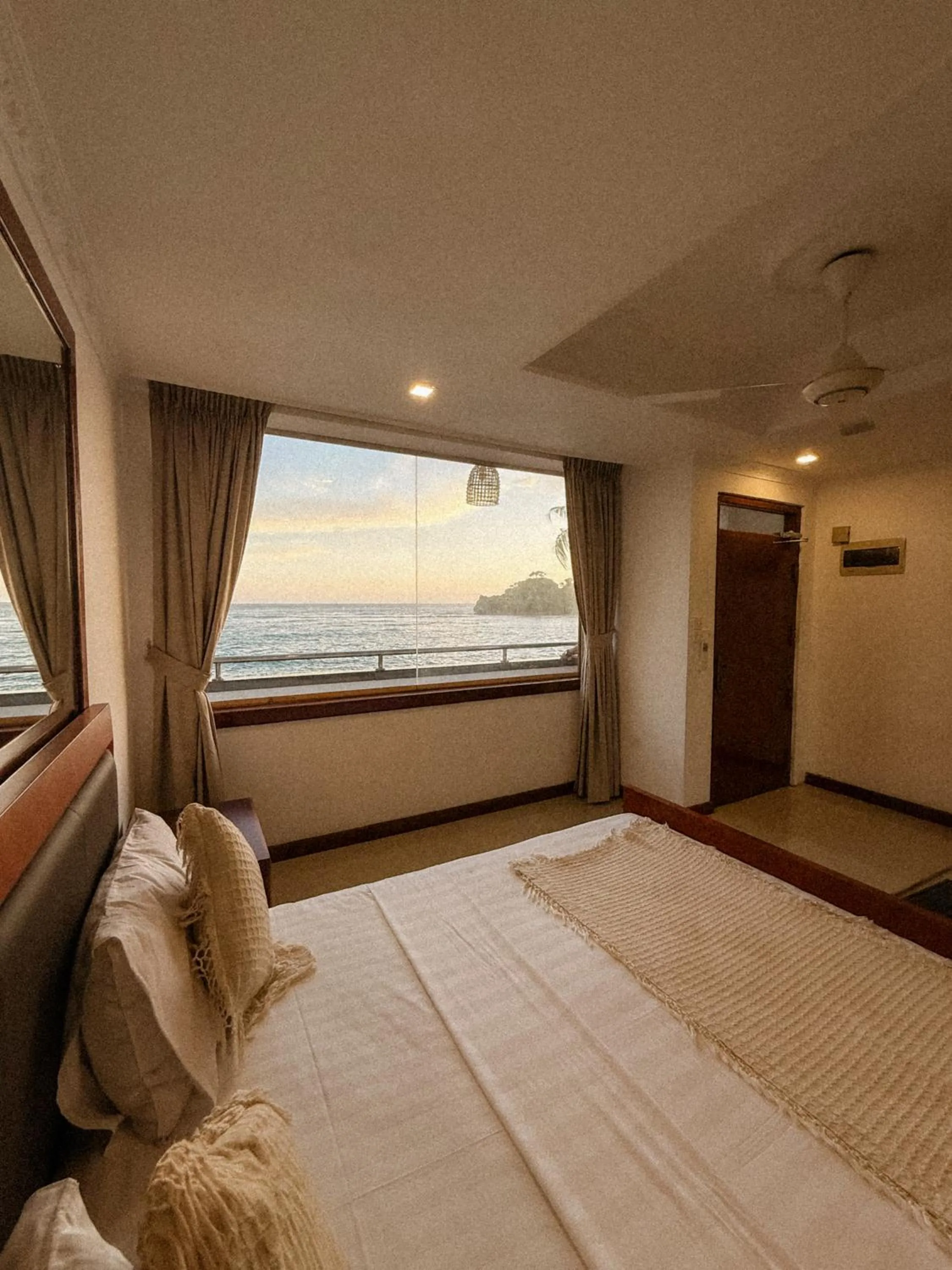 Bed in Beach House Goviyapana