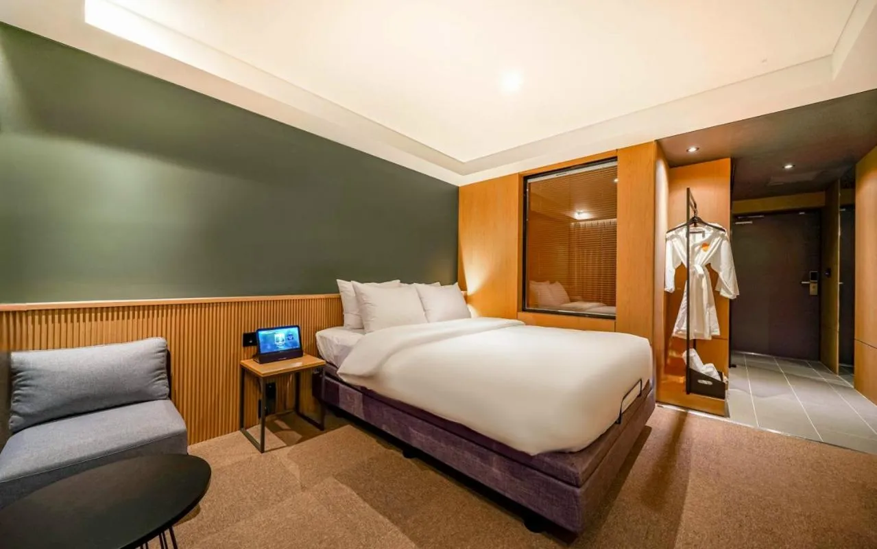 Bed in Haeundae The Van Hotel