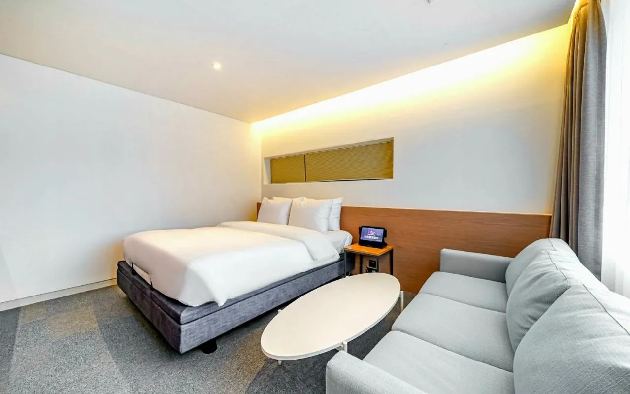 Bed in Haeundae The Van Hotel