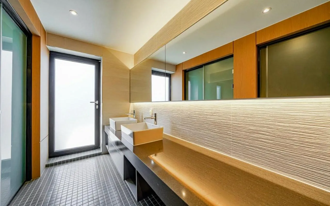 Shower, Bed in Haeundae The Van Hotel