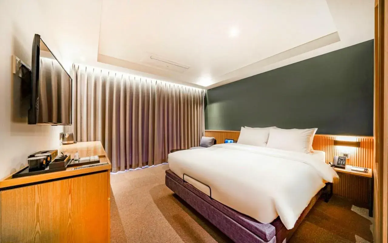 Bed in Haeundae The Van Hotel Bed in Haeundae The Van Hotel