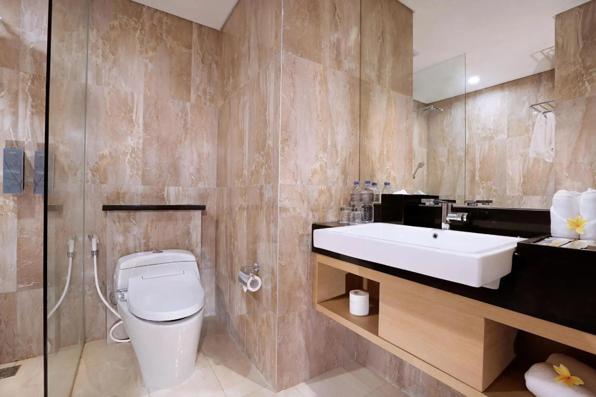 Bathroom in Harper Malioboro Yogyakarta by ASTON Bathroom in Harper Malioboro Yogyakarta by ASTON