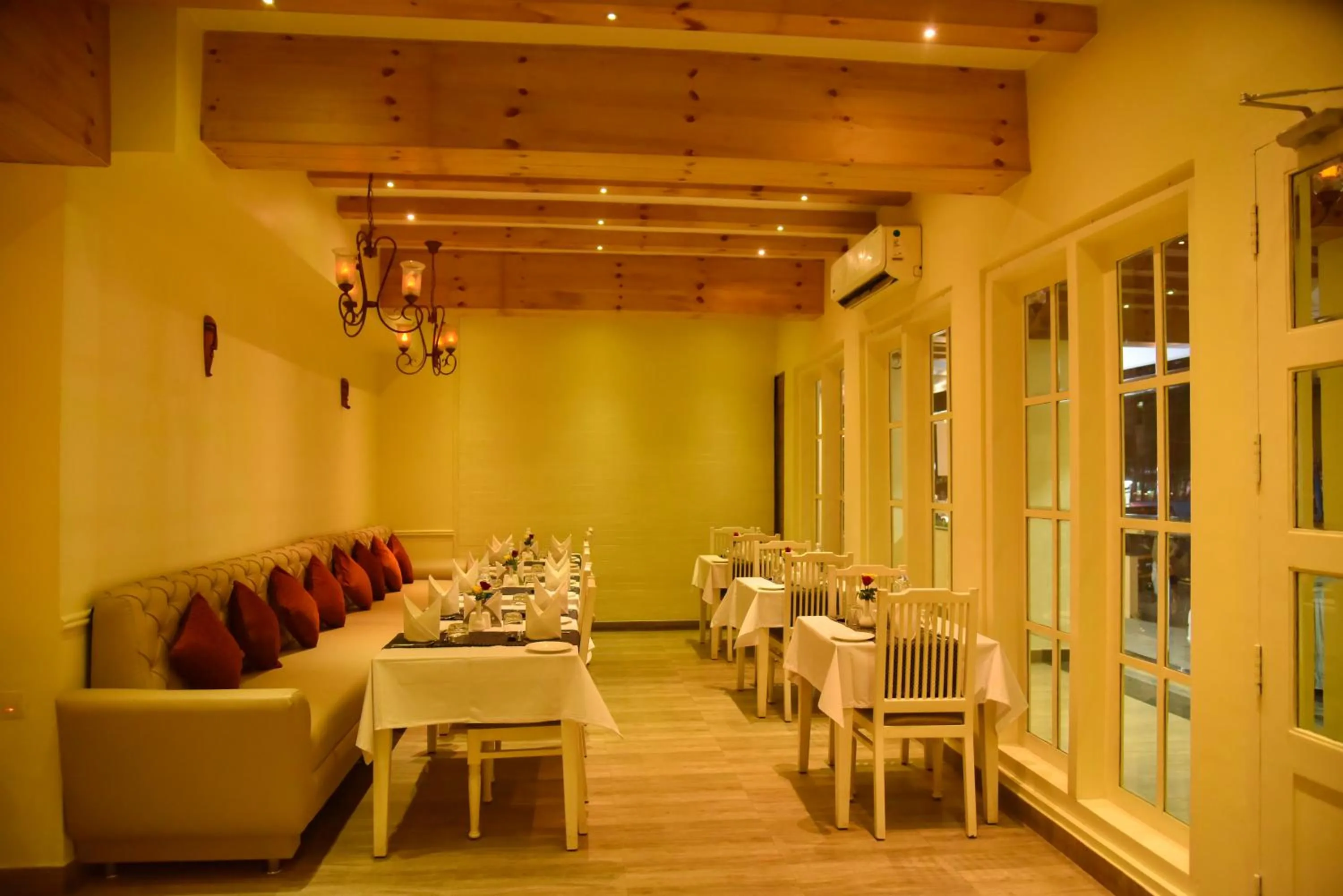 Restaurant/places to eat in Hotel Indriya Wayanad