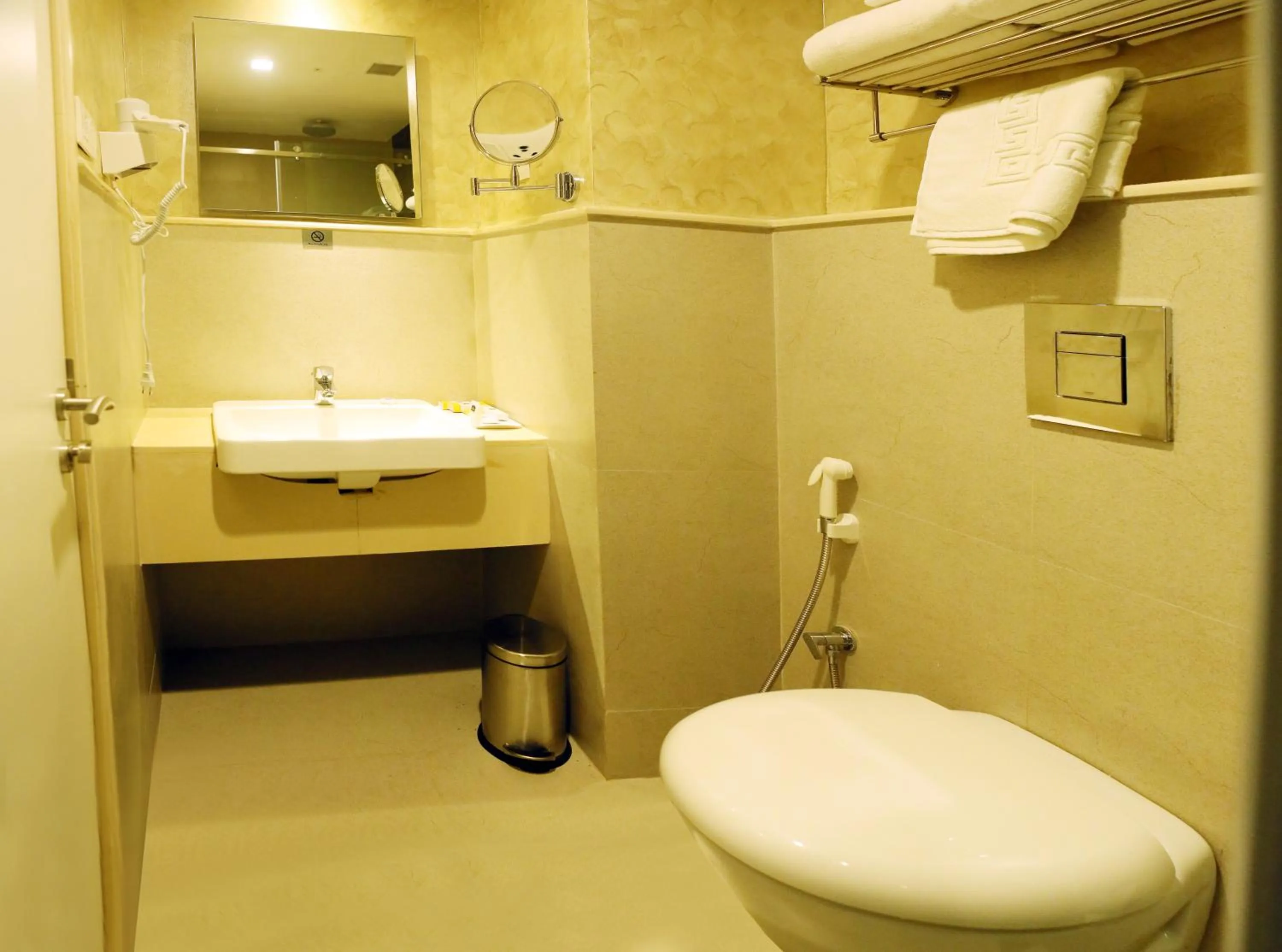 Toilet in Hotel Indriya Wayanad