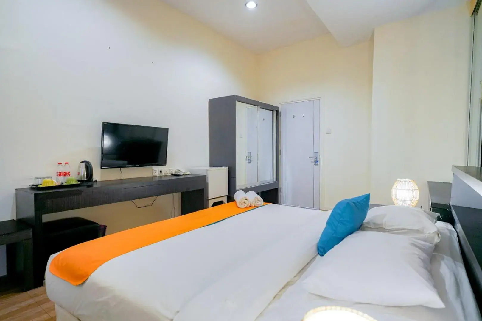 Bedroom, Bed in Sans Sunset Point Seminyak Bedroom, Bed in Sans Sunset Point Seminyak