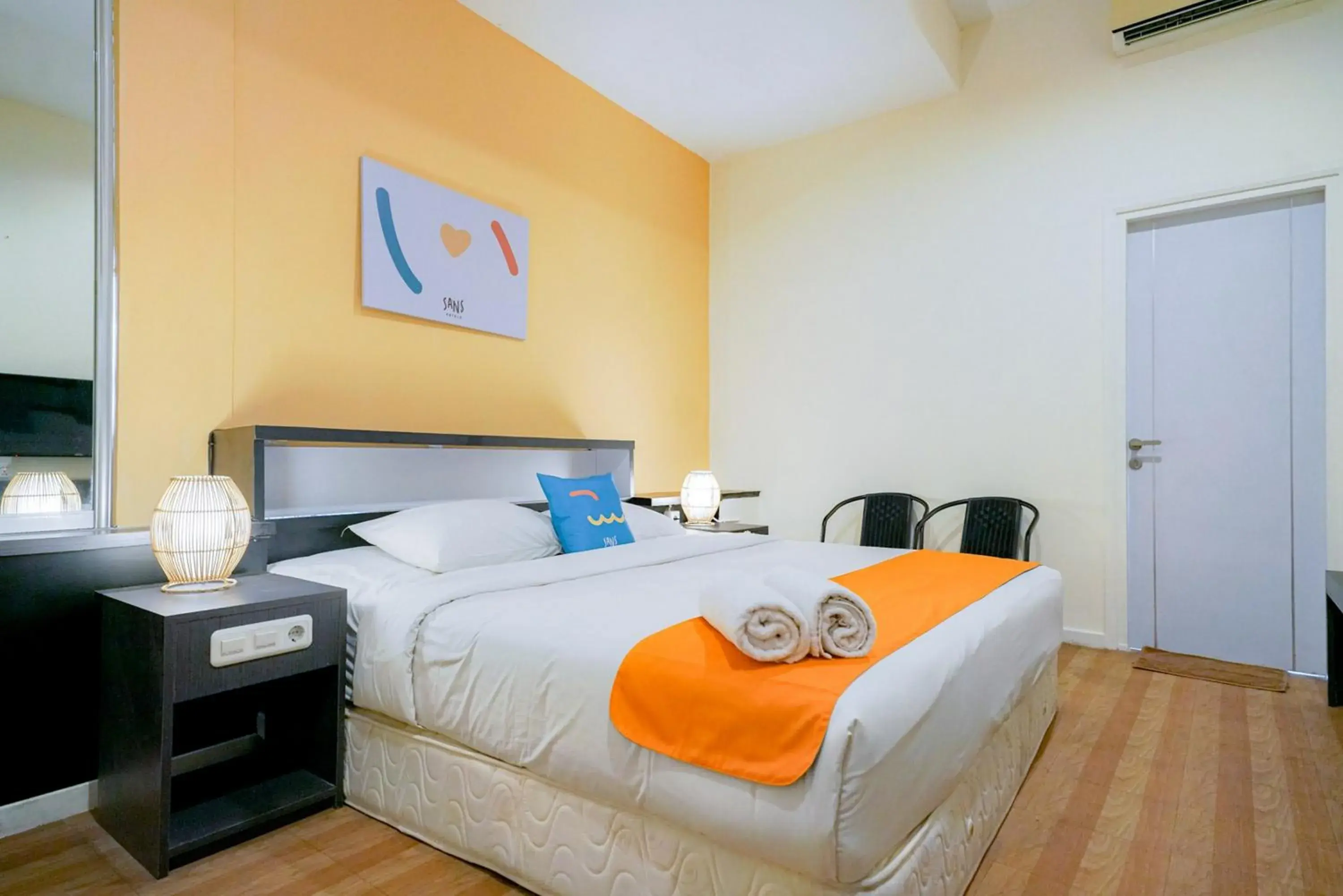 Deluxe Double Room in Sans Sunset Point Seminyak Deluxe Double Room in Sans Sunset Point Seminyak