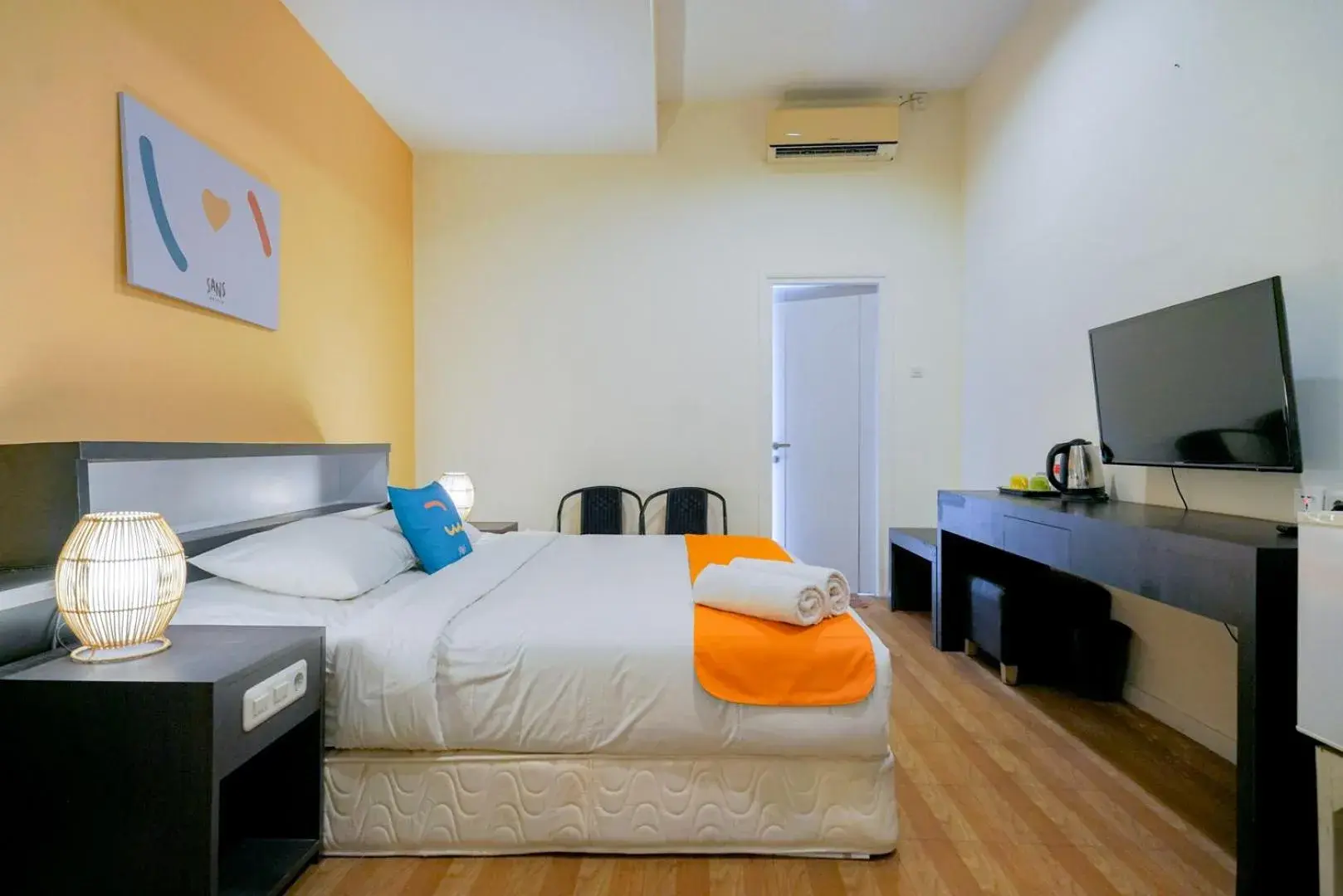 Bedroom, Bed in Sans Sunset Point Seminyak Bedroom, Bed in Sans Sunset Point Seminyak