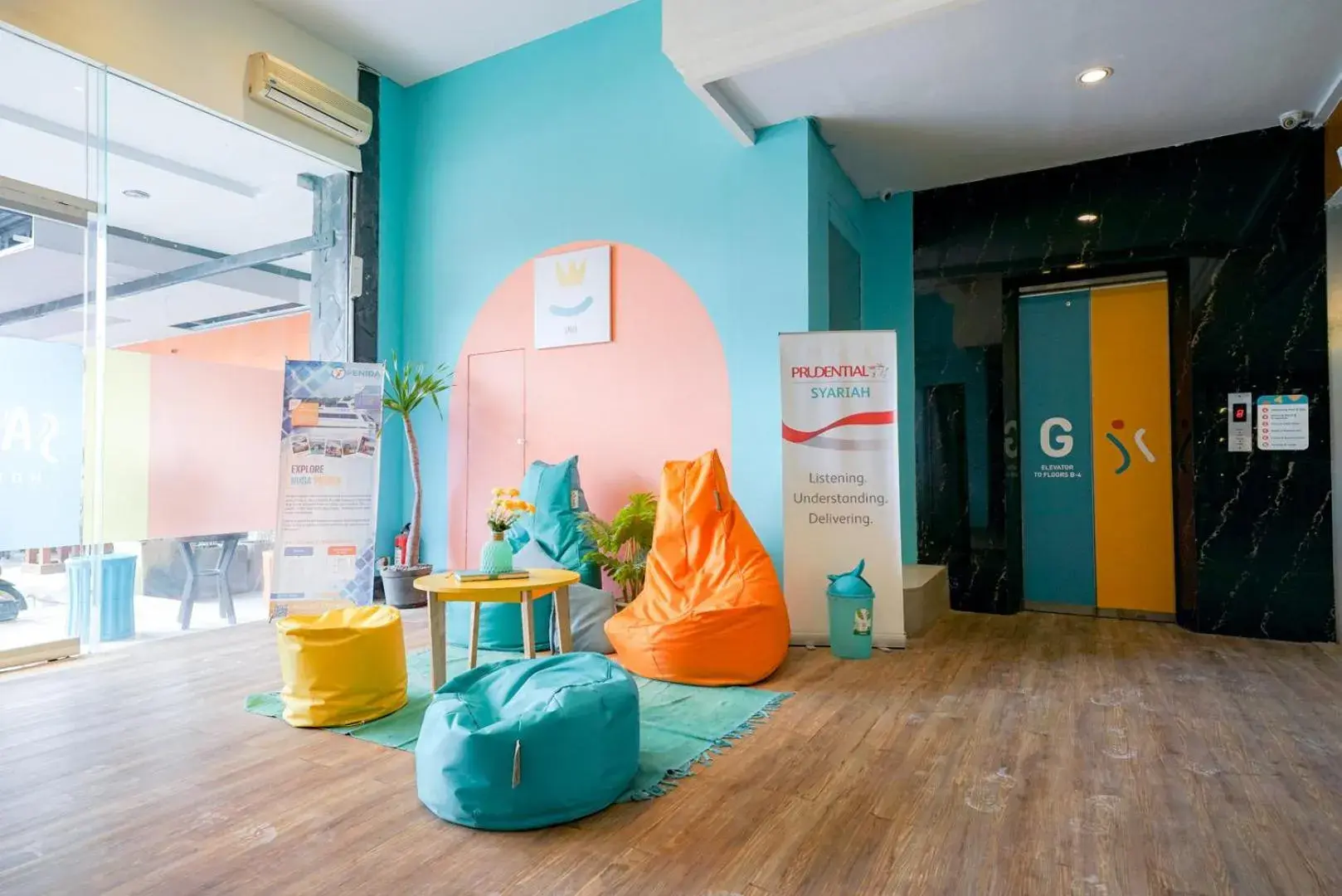 Lobby or reception in Sans Sunset Point Seminyak Lobby or reception in Sans Sunset Point Seminyak