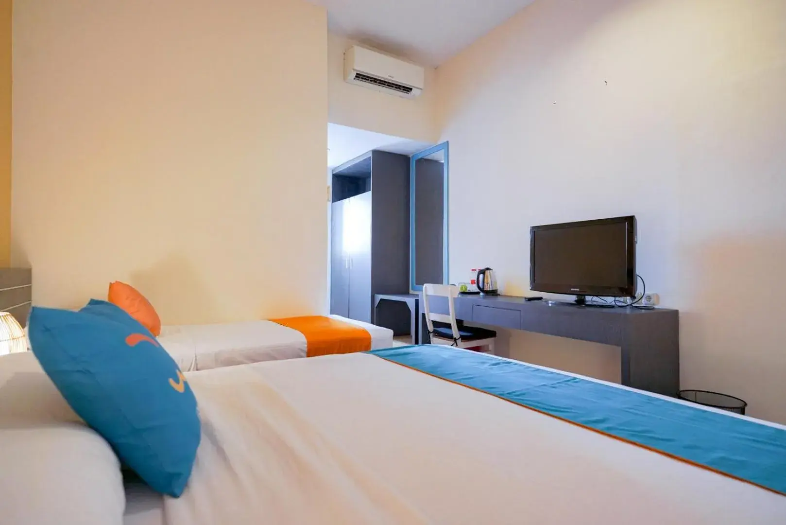 Bedroom, Bed in Sans Sunset Point Seminyak Bedroom, Bed in Sans Sunset Point Seminyak