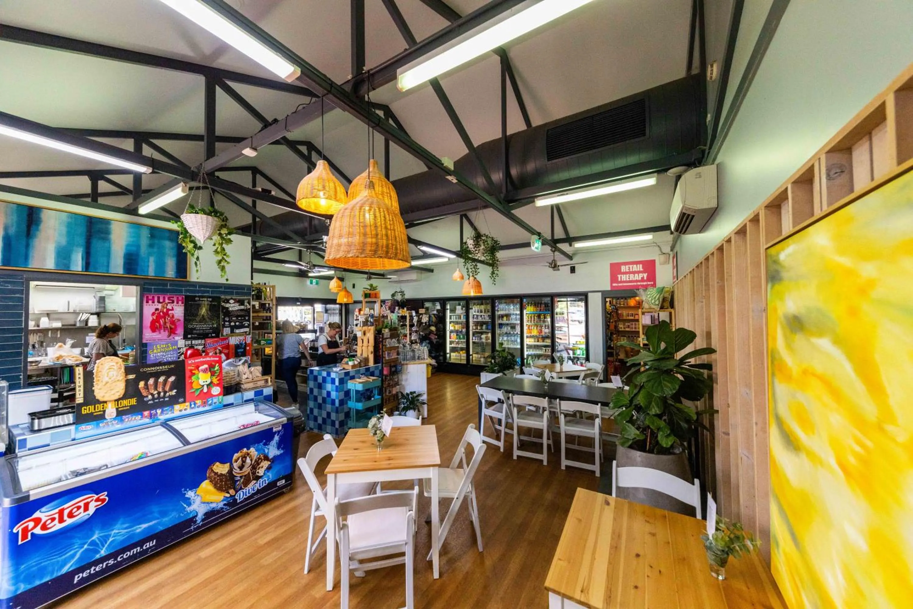 Restaurant/places to eat in Discovery Parks - West Beach Parks