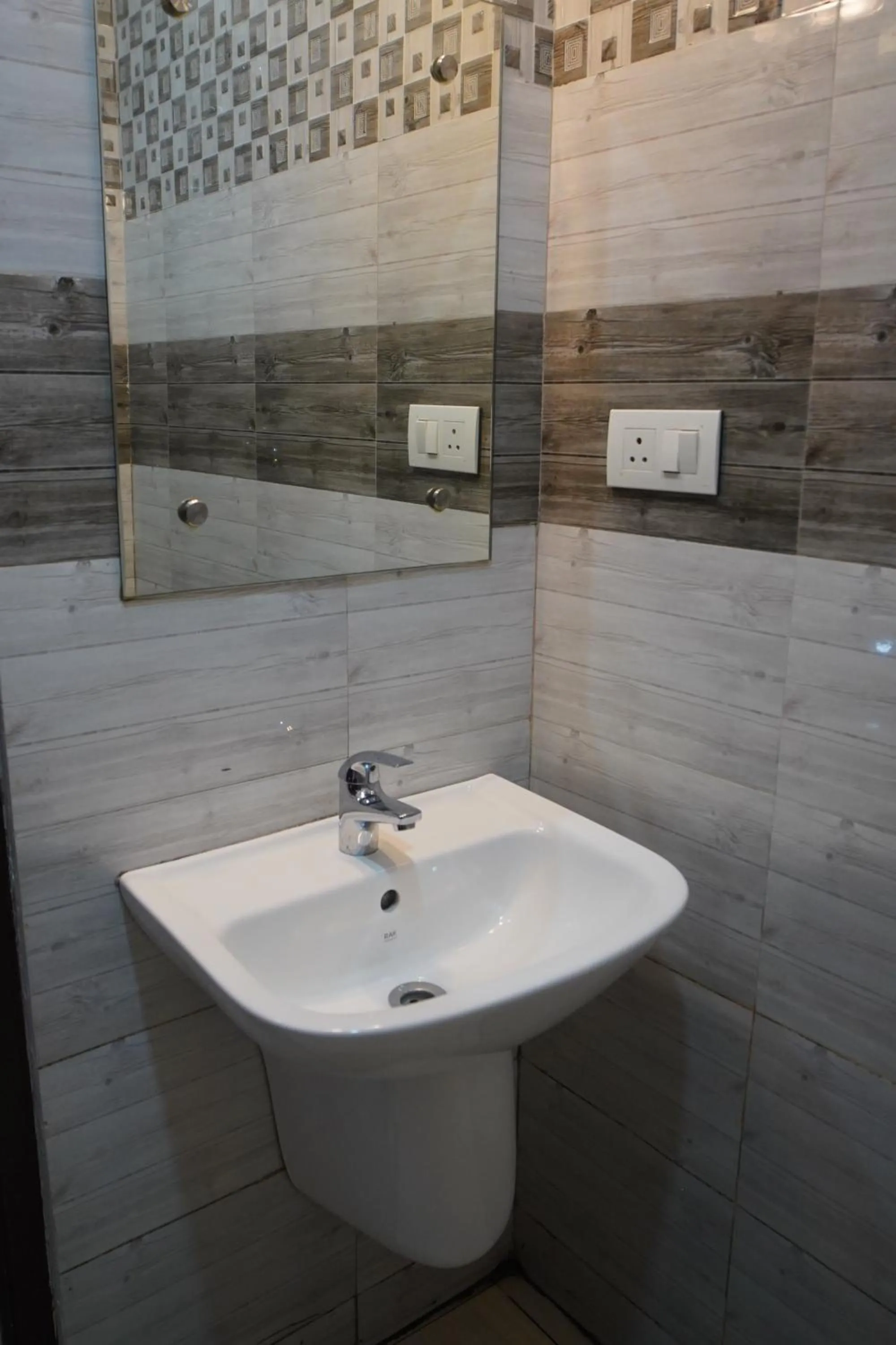 Toilet in North Centre