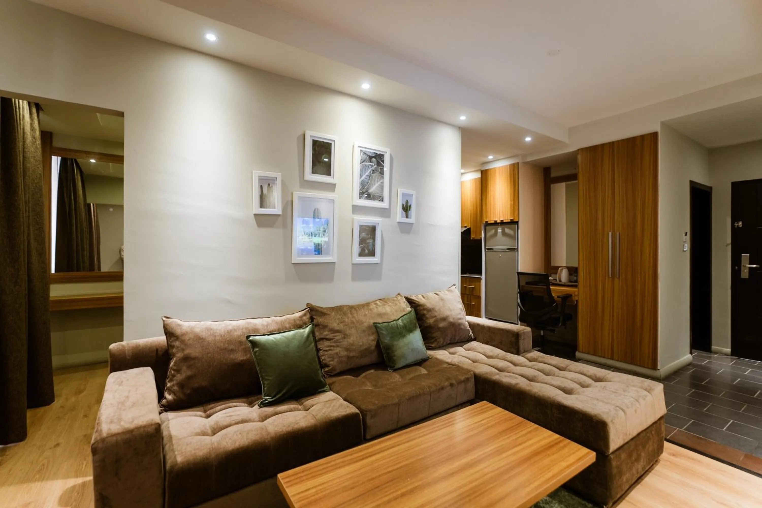 Living room in Monarch Hotel