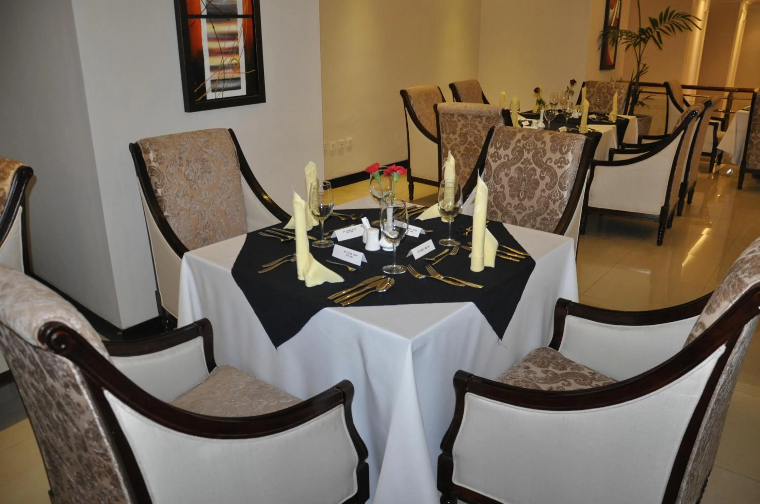 Dining area in Elilly International Hotel