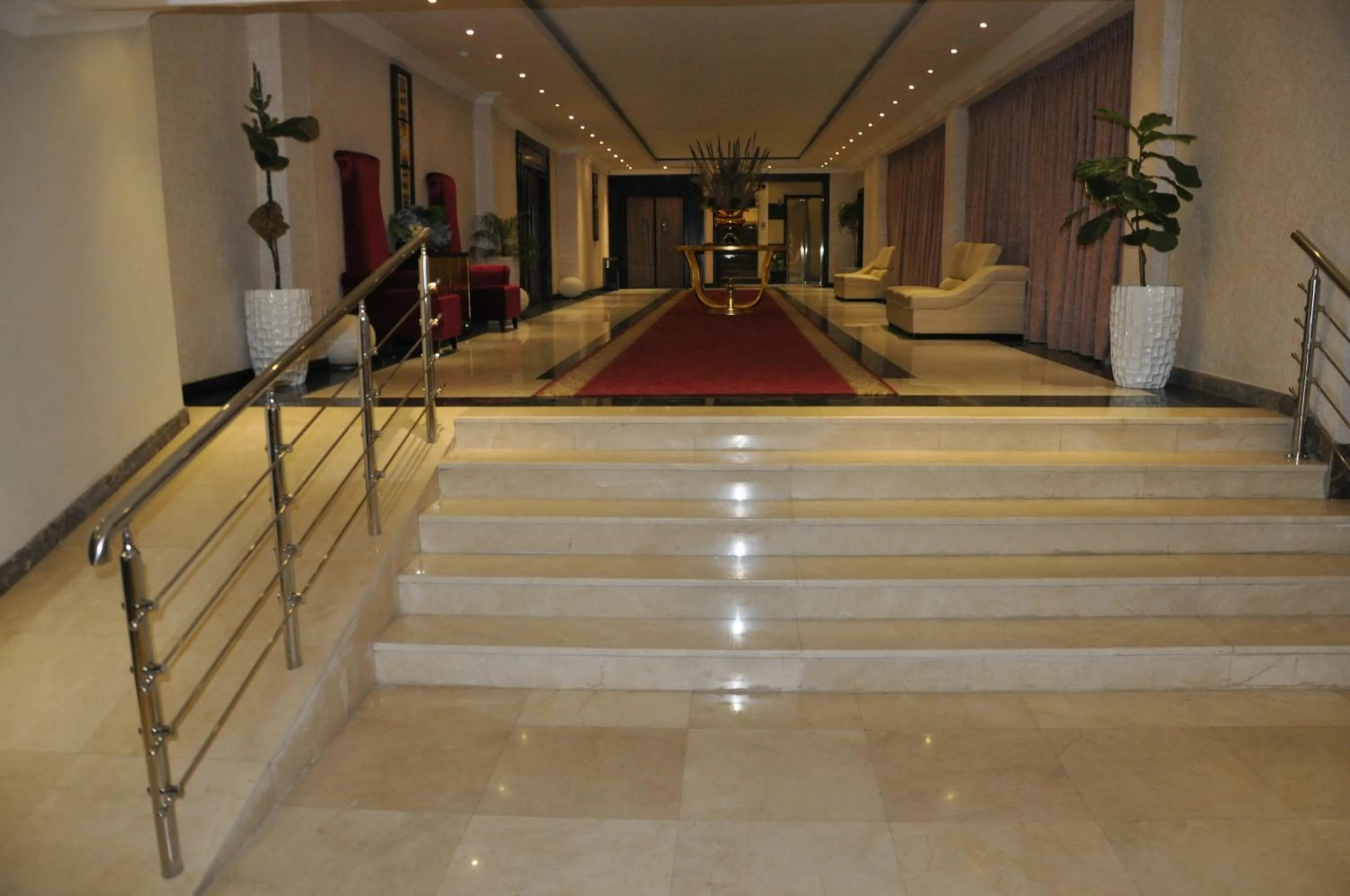 Lobby or reception in Elilly International Hotel