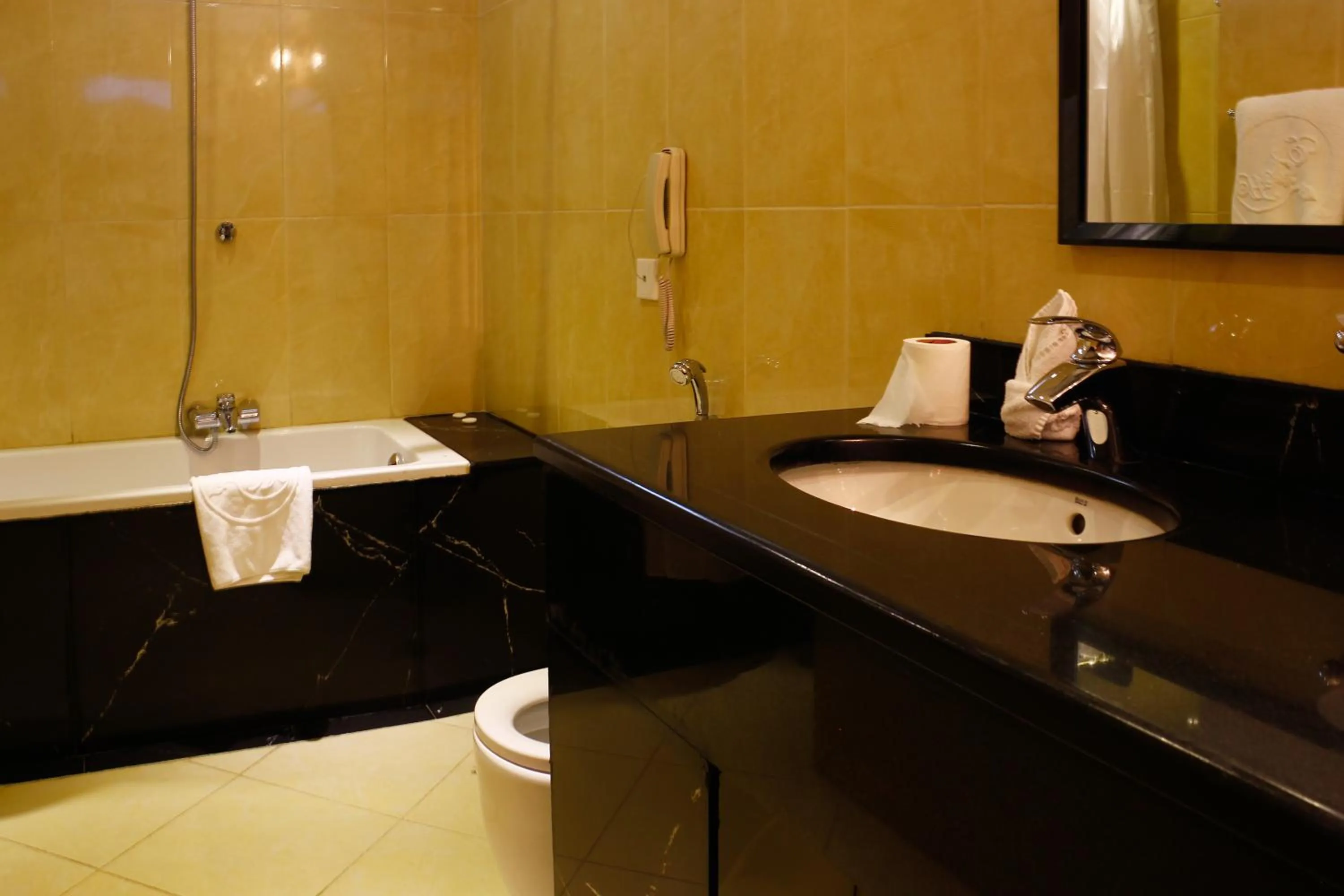 Bathroom in Elilly International Hotel