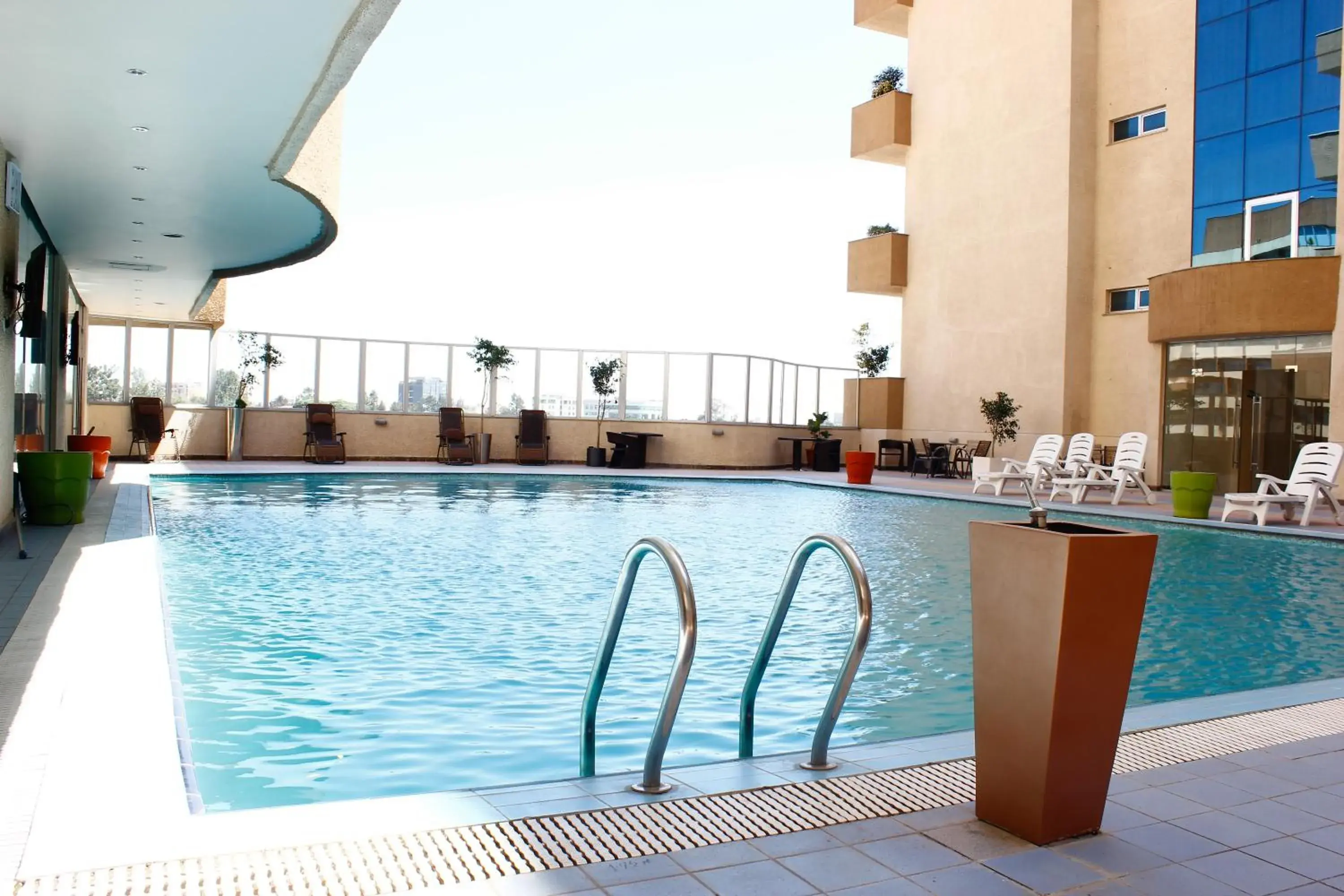 Swimming pool in Elilly International Hotel Swimming pool in Elilly International Hotel