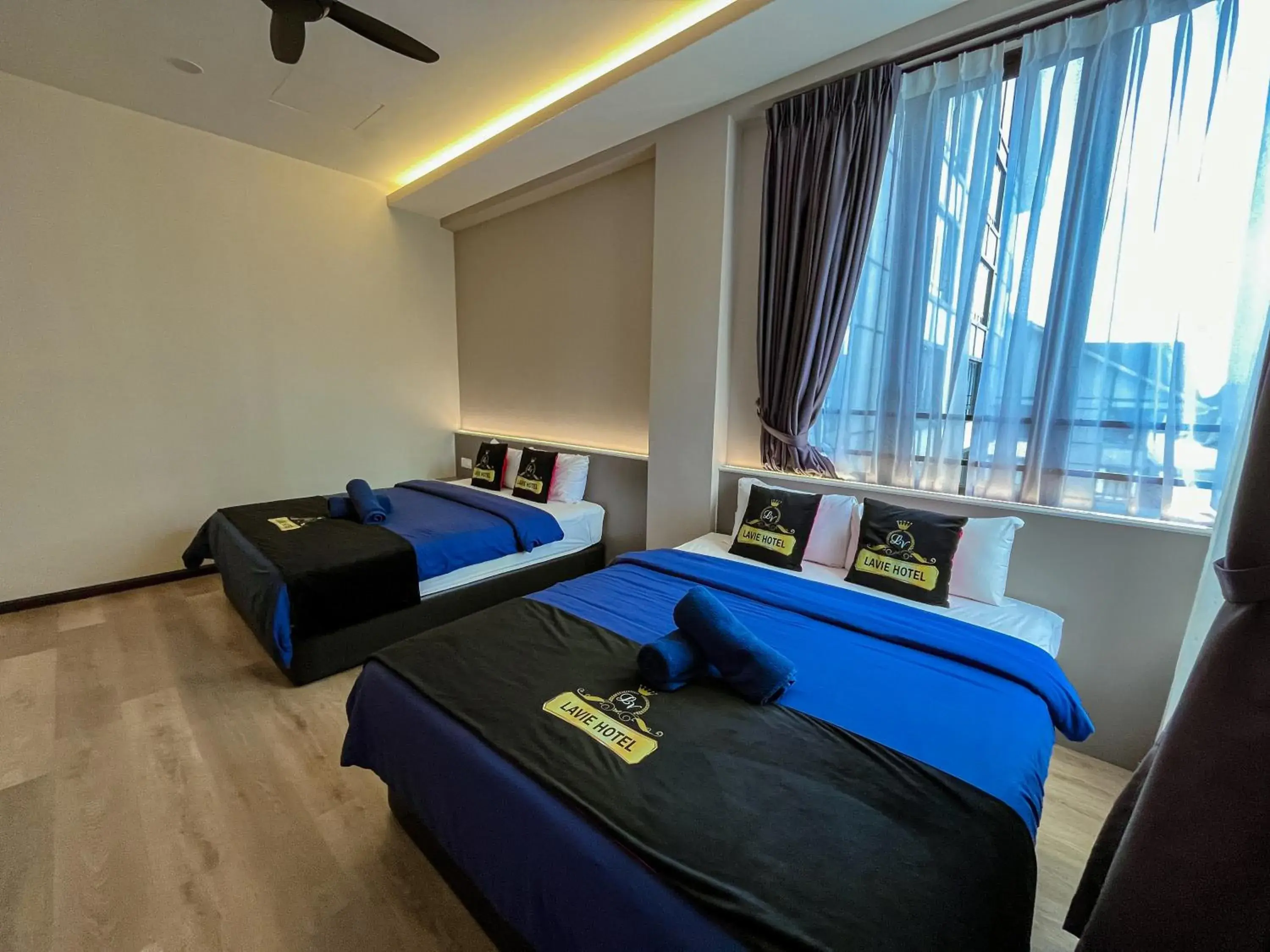 Quadruple Room in Hotel Lavie at Centrum Quadruple Room in Hotel Lavie at Centrum