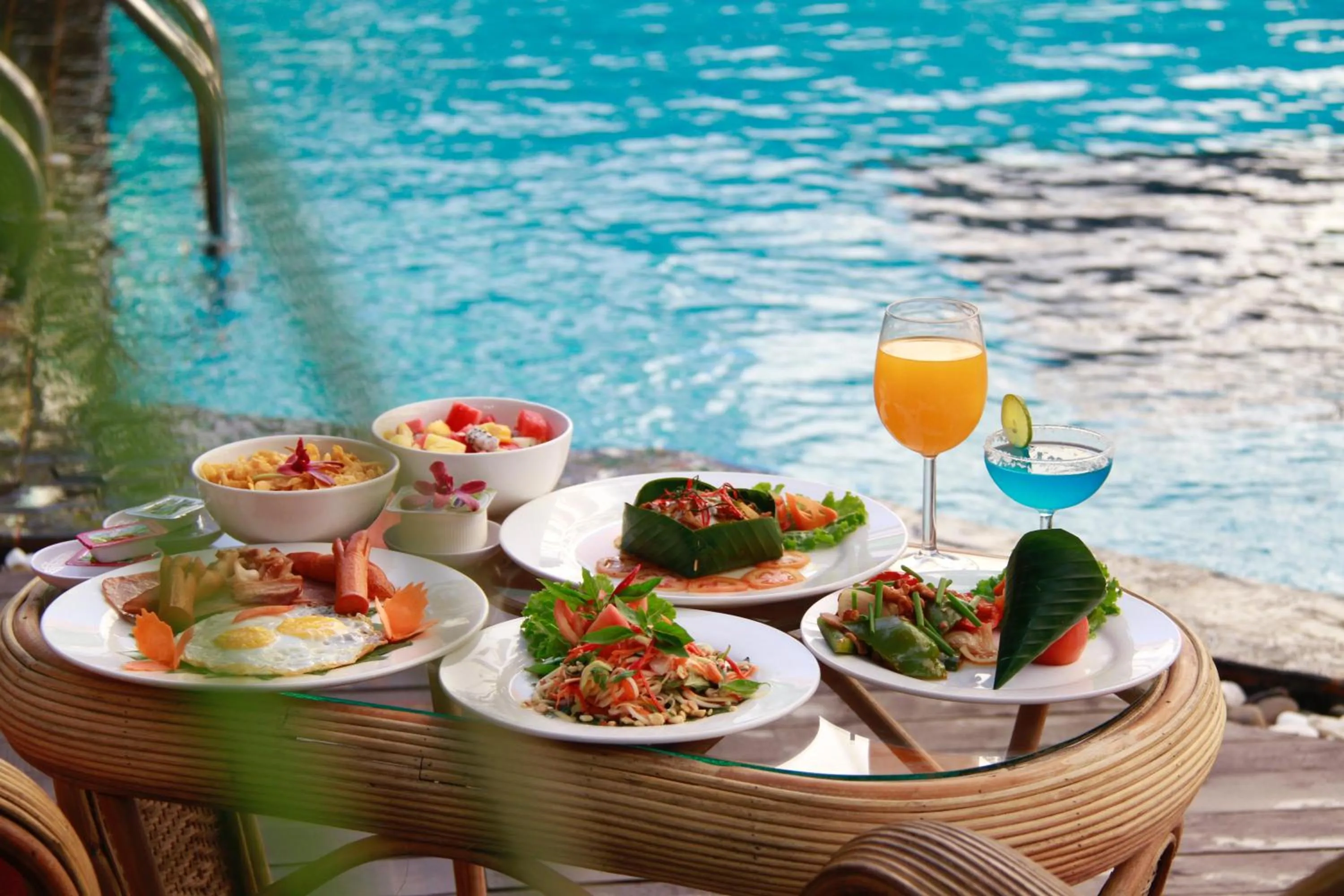 Food and drinks in Mekong Angkor Deluxe Hotel