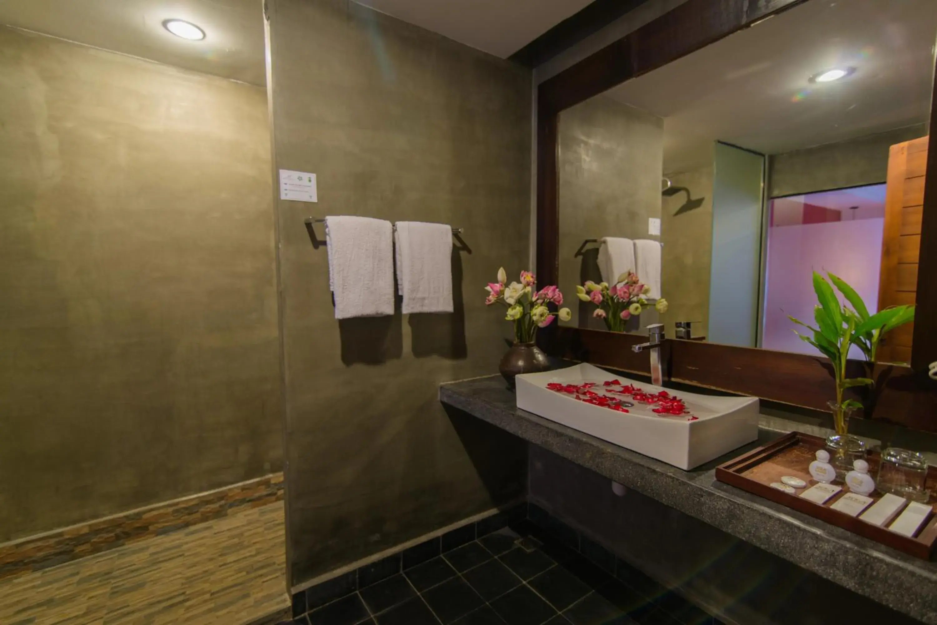Bathroom in Mekong Angkor Deluxe Hotel