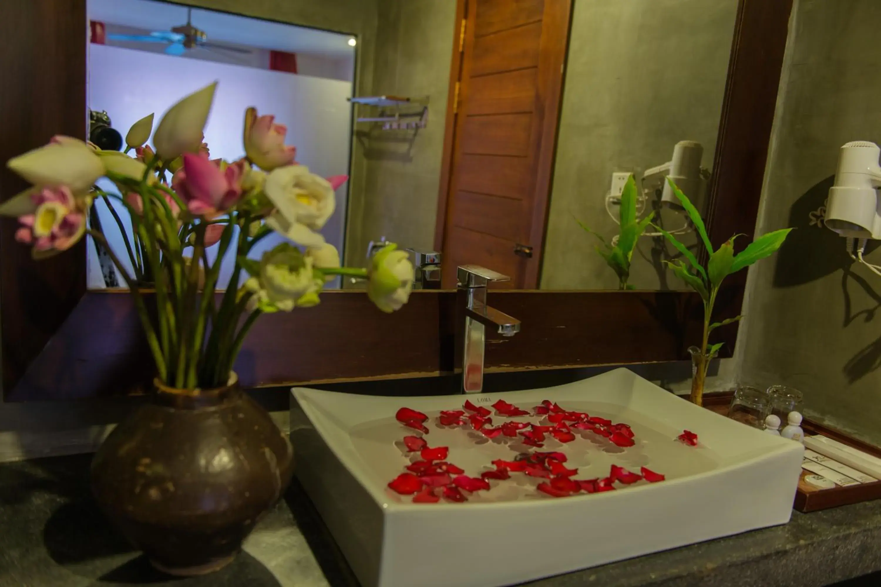Bathroom in Mekong Angkor Deluxe Hotel