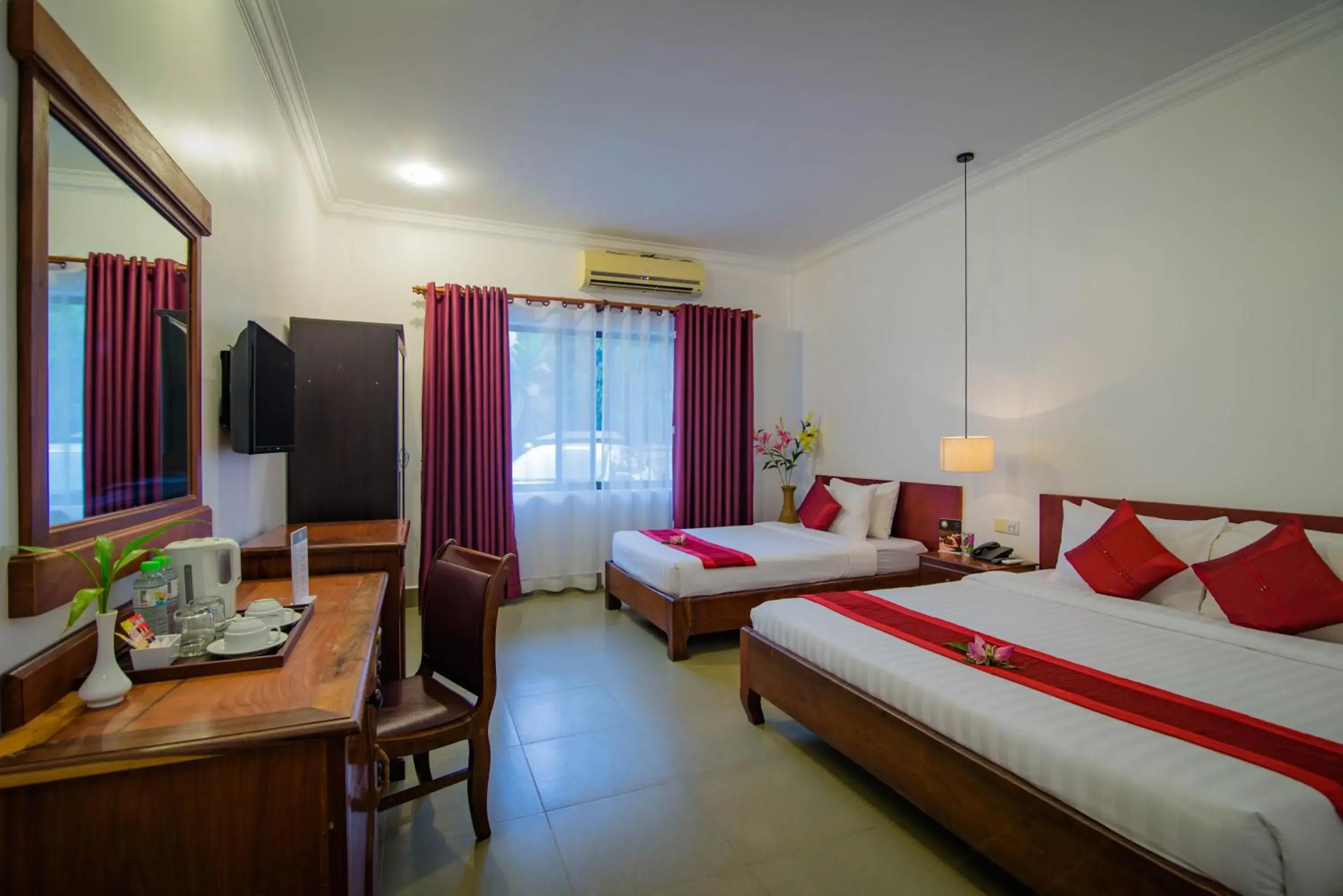 bunk bed in Mekong Angkor Deluxe Hotel